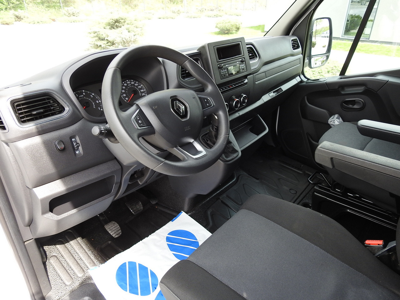 RENAULT MASTER TARPAULIN 10 PALLETS WEBASTO CRUISE CONTROL AIR CONDITIONING LED LIGHTS PNEUMATICS 165HP - Furgoneta con lona: foto 2 RENAULT MASTER TARPAULIN 10 PALLETS WEBASTO CRUISE CONTROL AIR CONDITIONING LED LIGHTS PNEUMATICS 165HP - Furgoneta con lona: foto 2