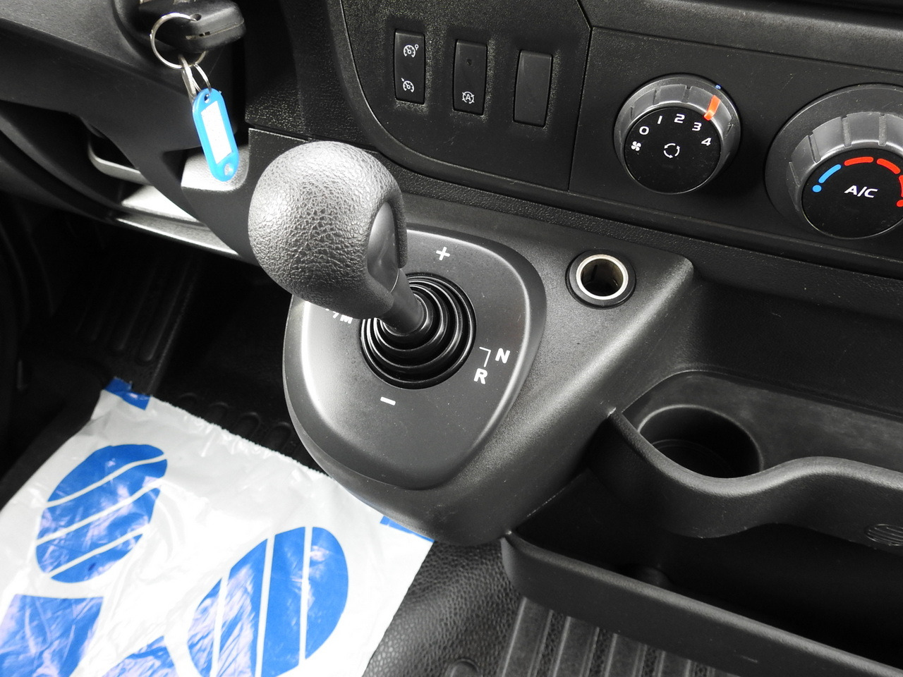 Furgoneta con lona RENAULT MASTER TARPAULIN 10 PALLETS WEBASTO CRUISE CONTROL AIR CONDITIONING PNEUMATICS AUTOMATIC TRANSMISSION   170HP: foto 33