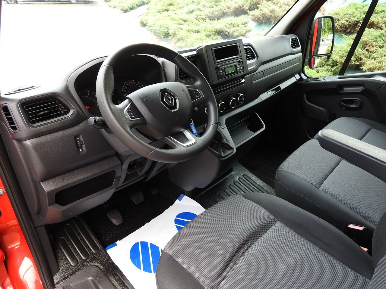 RENAULT MASTER TARPAULIN 10 PALLETS WEBASTO CRUISE CONTROL LED LIGHTS PNEUMATICS AIR CONDITIONING 165HP - Furgoneta con lona: foto 2 RENAULT MASTER TARPAULIN 10 PALLETS WEBASTO CRUISE CONTROL LED LIGHTS PNEUMATICS AIR CONDITIONING 165HP - Furgoneta con lona: foto 2