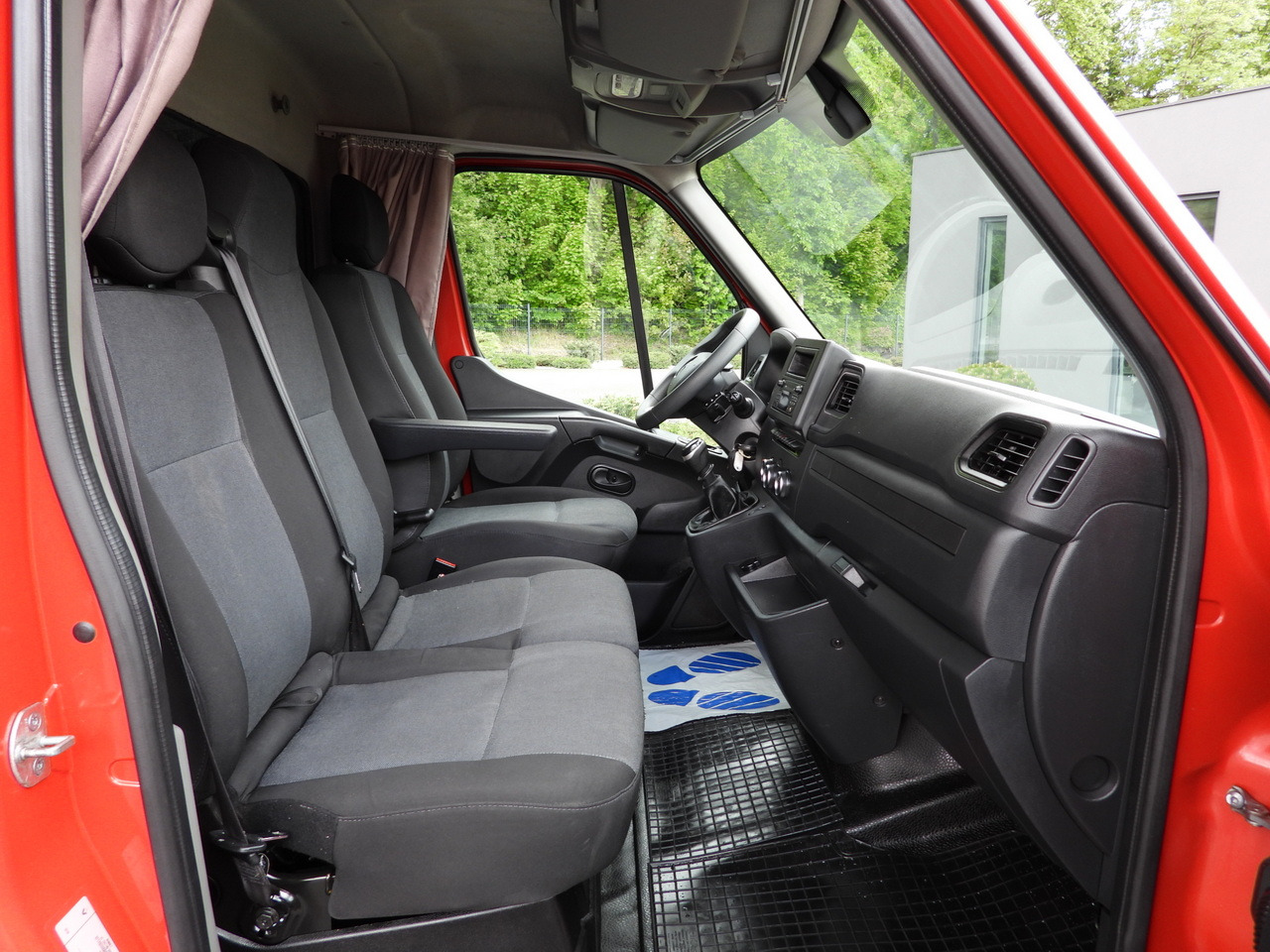 Furgoneta con lona RENAULT MASTER TARPAULIN 10 PALLETS WEBASTO CRUISE CONTROL LED LIGHTS PNEUMATICS AIR CONDITIONING 165HP: foto 36 Furgoneta con lona RENAULT MASTER TARPAULIN 10 PALLETS WEBASTO CRUISE CONTROL LED LIGHTS PNEUMATICS AIR CONDITIONING 165HP: foto 36