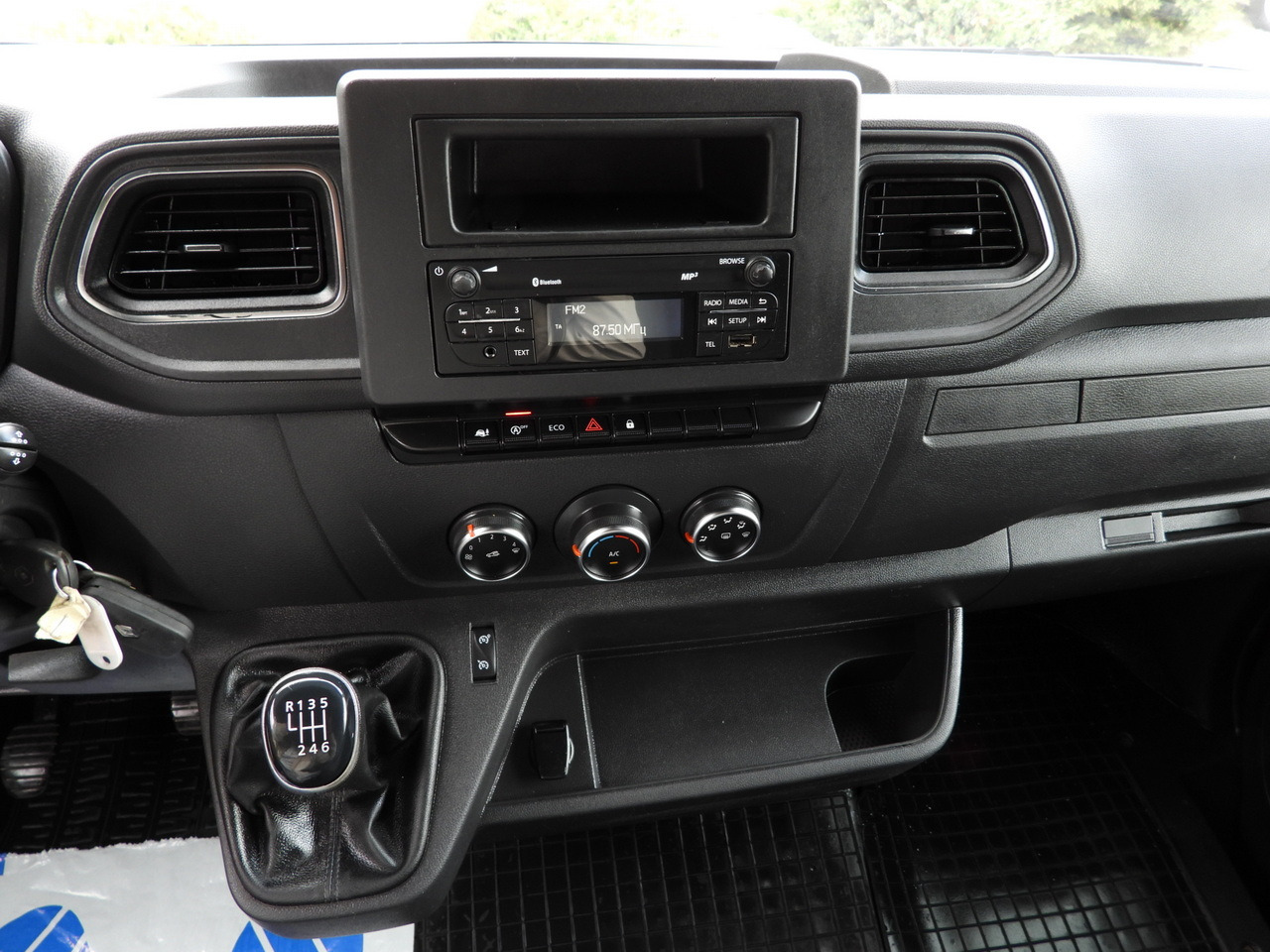 Furgoneta con lona RENAULT MASTER TARPAULIN 10 PALLETS WEBASTO CRUISE CONTROL LED LIGHTS PNEUMATICS AIR CONDITIONING 165HP: foto 33 Furgoneta con lona RENAULT MASTER TARPAULIN 10 PALLETS WEBASTO CRUISE CONTROL LED LIGHTS PNEUMATICS AIR CONDITIONING 165HP: foto 33