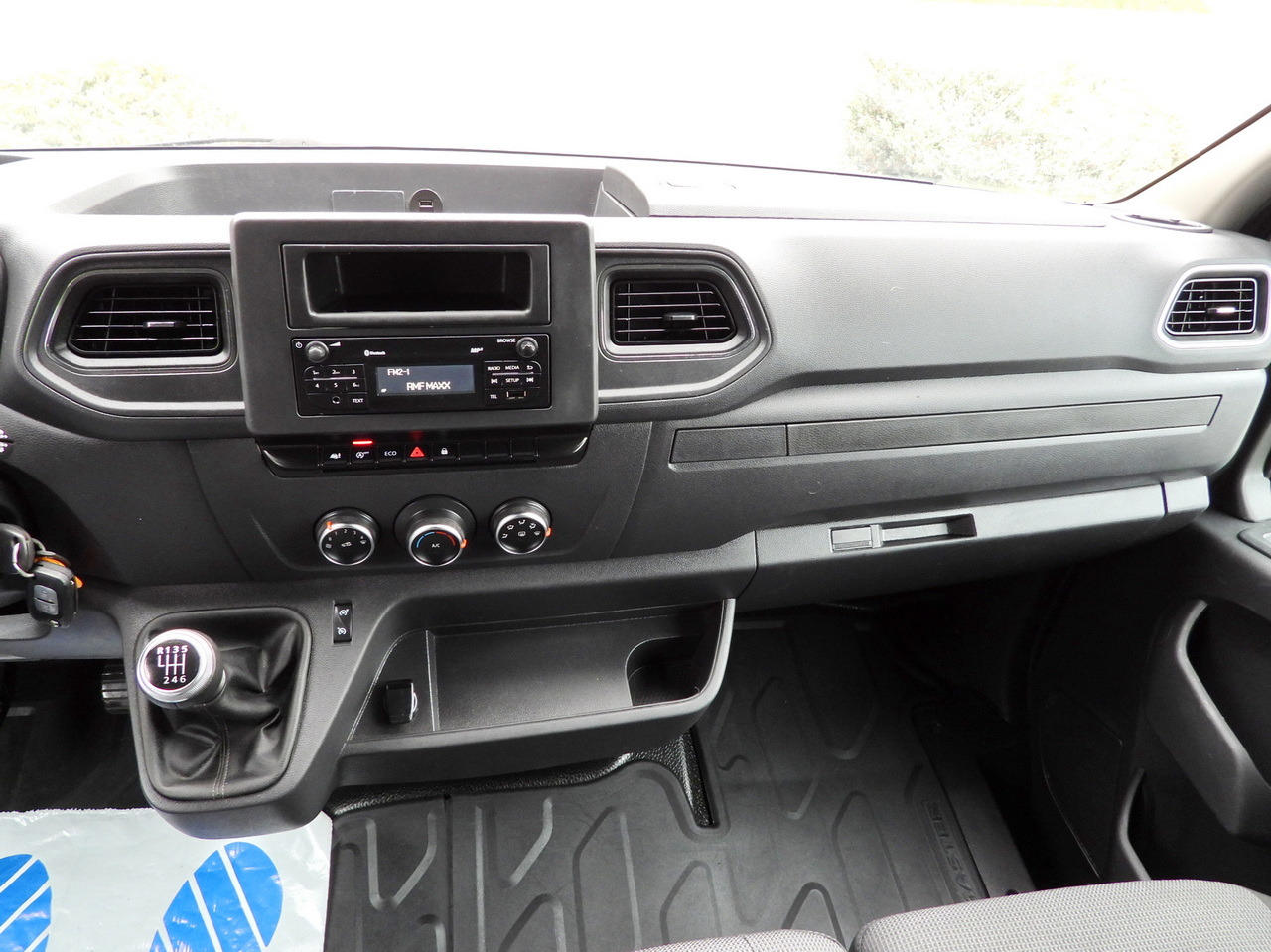 Furgoneta con lona RENAULT MASTER TARPAULIN 10 PALLETS WEBASTO CRUISE CONTROL LED LIGHTS PNEUMATICS AIR CONDITIONING 165HP: foto 33 Furgoneta con lona RENAULT MASTER TARPAULIN 10 PALLETS WEBASTO CRUISE CONTROL LED LIGHTS PNEUMATICS AIR CONDITIONING 165HP: foto 33