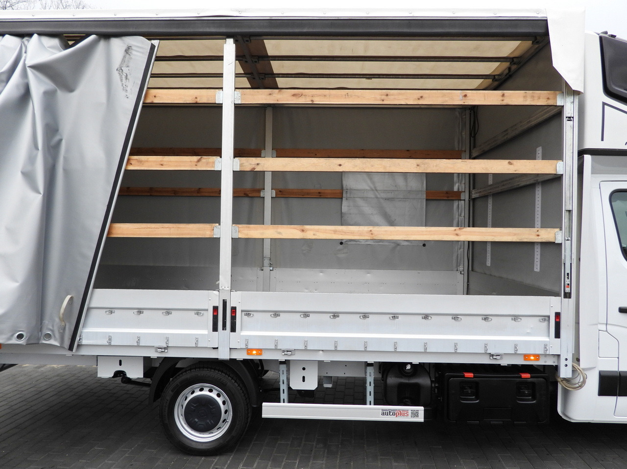 Furgoneta con lona RENAULT MASTER TARPAULIN 10 PALLETS WEBASTO CRUISE CONTROL LED LIGHTS PNEUMATICS AIR CONDITIONING 165HP: foto 23 Furgoneta con lona RENAULT MASTER TARPAULIN 10 PALLETS WEBASTO CRUISE CONTROL LED LIGHTS PNEUMATICS AIR CONDITIONING 165HP: foto 23