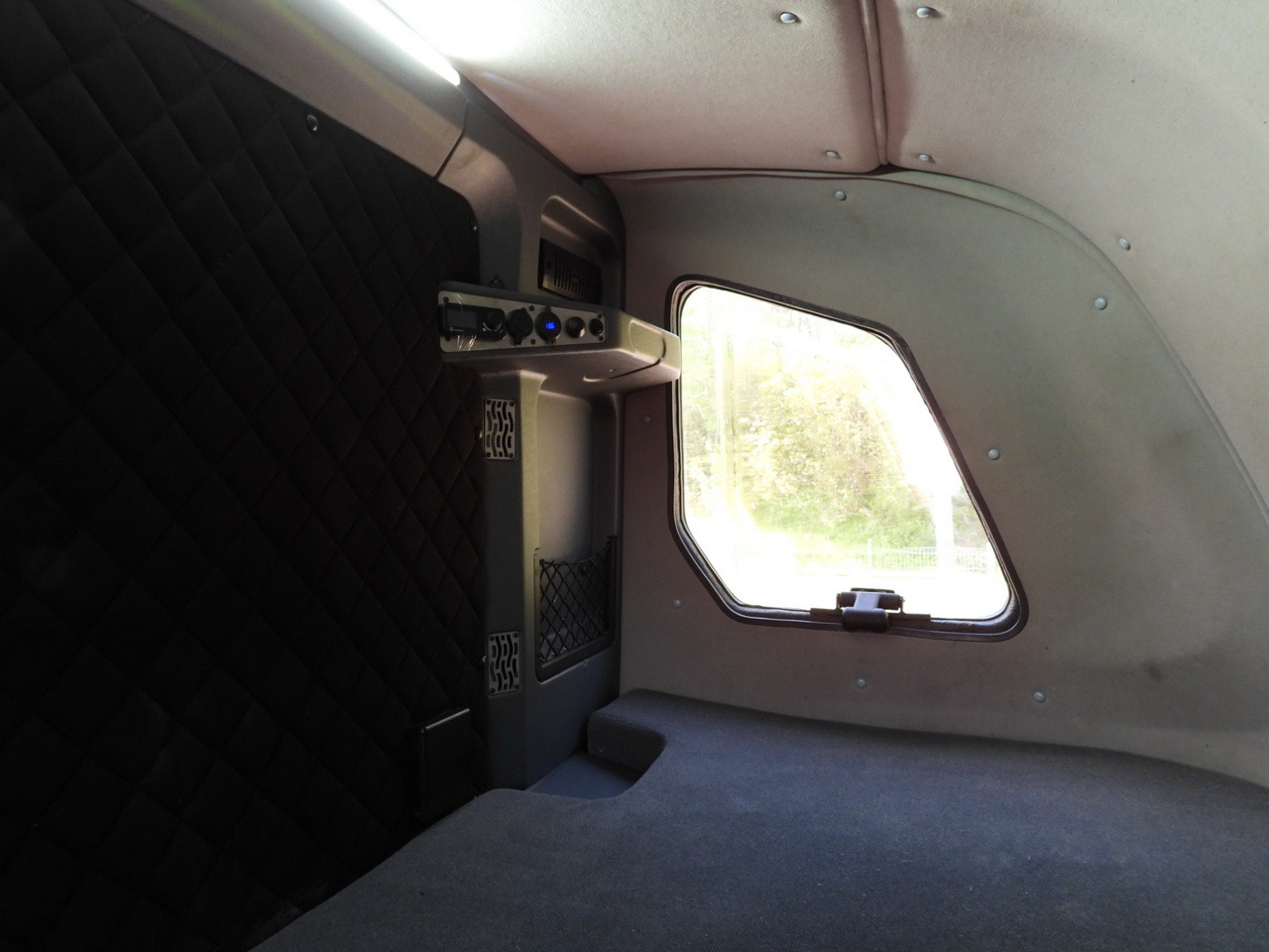 Furgoneta con lona RENAULT MASTER TARPAULIN 10 PALLETS WEBASTO CRUISE CONTROL LED LIGHTS PNEUMATICS AIR CONDITIONING 165HP: foto 40 Furgoneta con lona RENAULT MASTER TARPAULIN 10 PALLETS WEBASTO CRUISE CONTROL LED LIGHTS PNEUMATICS AIR CONDITIONING 165HP: foto 40