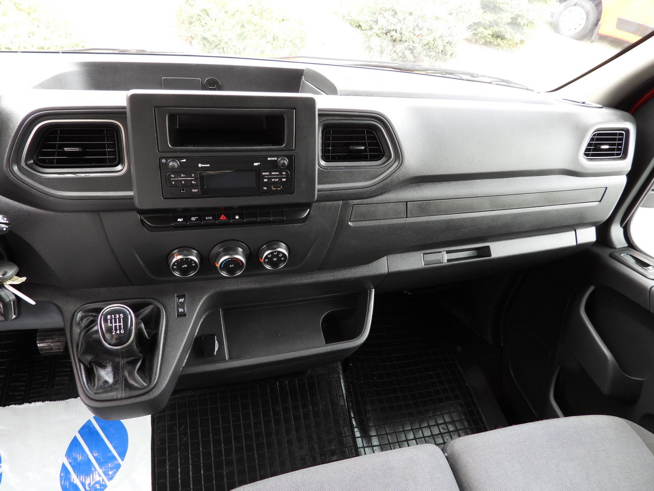 Furgoneta con lona RENAULT MASTER TARPAULIN 10 PALLETS WEBASTO CRUISE CONTROL LED LIGHTS PNEUMATICS AIR CONDITIONING 165HP: foto 32 Furgoneta con lona RENAULT MASTER TARPAULIN 10 PALLETS WEBASTO CRUISE CONTROL LED LIGHTS PNEUMATICS AIR CONDITIONING 165HP: foto 32