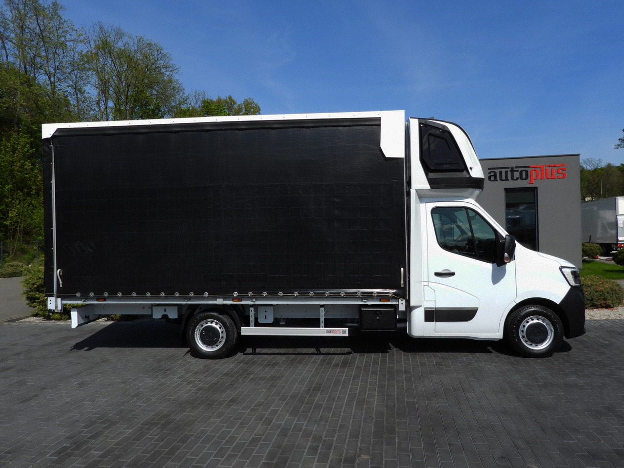 Furgoneta con lona RENAULT MASTER TARPAULIN 10 PALLETS WEBASTO CRUISE CONTROL LED LIGHTS PNEUMATICS AIR CONDITIONING 165HP: foto 7 Furgoneta con lona RENAULT MASTER TARPAULIN 10 PALLETS WEBASTO CRUISE CONTROL LED LIGHTS PNEUMATICS AIR CONDITIONING 165HP: foto 7