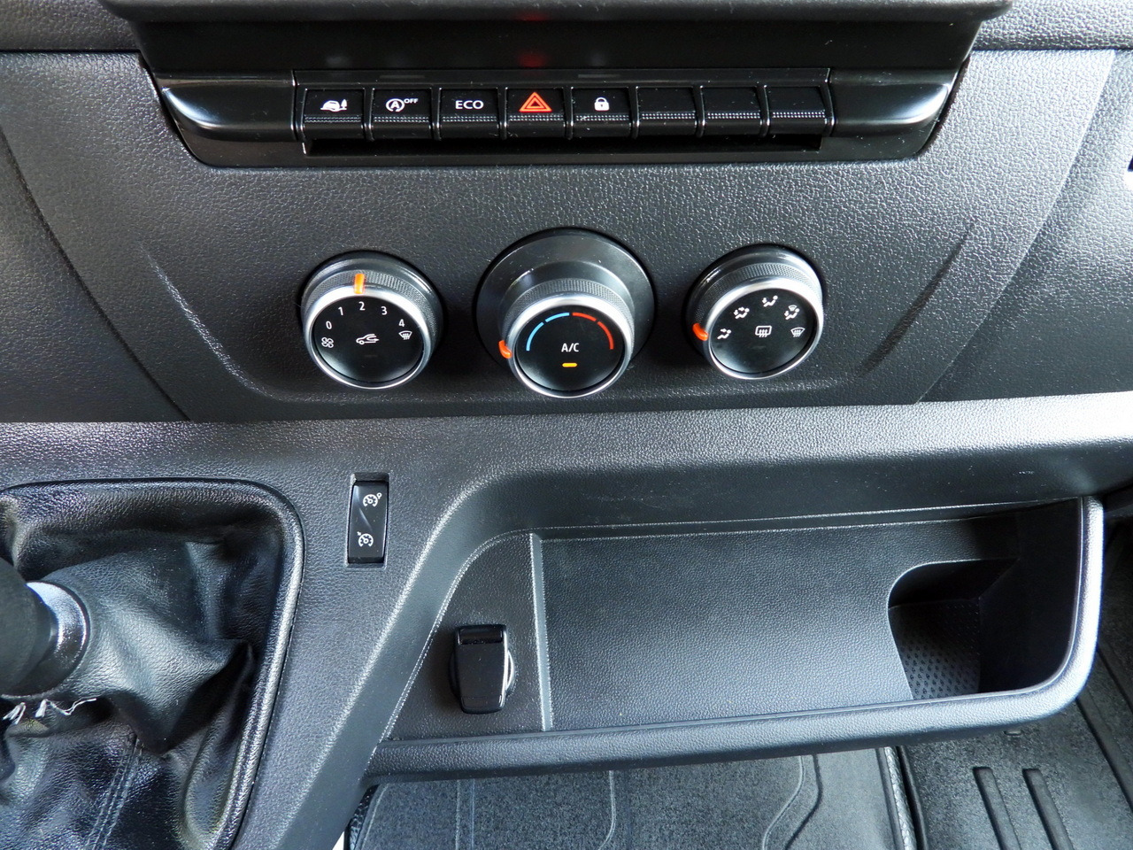 Furgoneta con lona RENAULT MASTER TARPAULIN 10 PALLETS WEBASTO CRUISE CONTROL LED LIGHTS PNEUMATICS AIR CONDITIONING 165HP: foto 34 Furgoneta con lona RENAULT MASTER TARPAULIN 10 PALLETS WEBASTO CRUISE CONTROL LED LIGHTS PNEUMATICS AIR CONDITIONING 165HP: foto 34