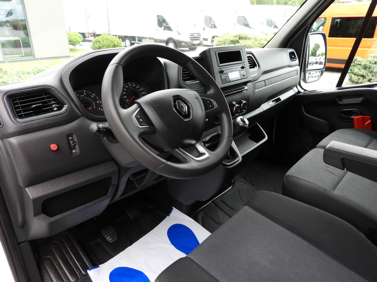 RENAULT MASTER TARPAULIN LIFT 9 PALLETS WEBASTO CRUISE CONTROL LED LIGHTS PNEUMATICS AIR CONDITIONING 165HP - Furgoneta con lona: foto 2 RENAULT MASTER TARPAULIN LIFT 9 PALLETS WEBASTO CRUISE CONTROL LED LIGHTS PNEUMATICS AIR CONDITIONING 165HP - Furgoneta con lona: foto 2