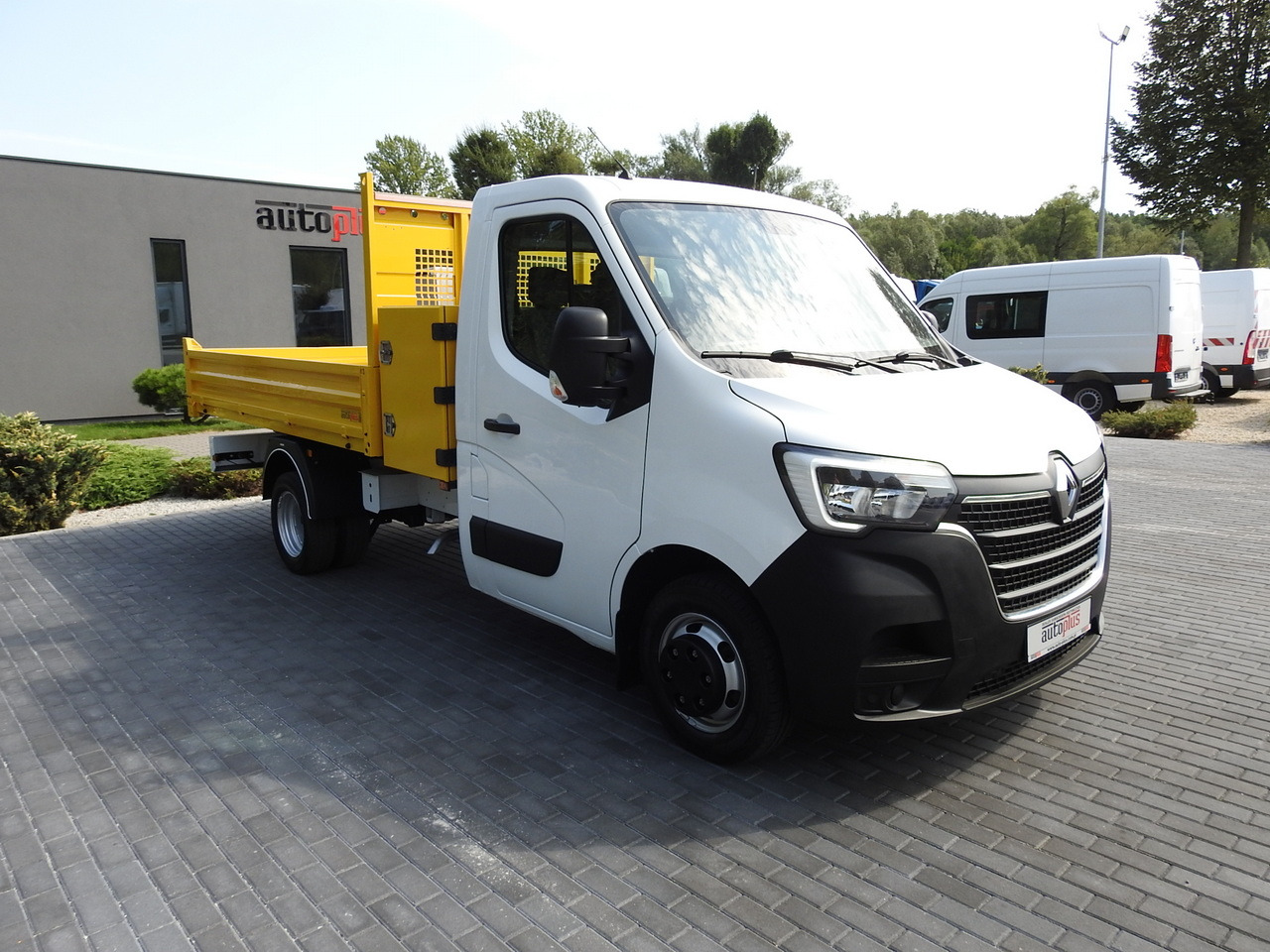 RENAULT MASTER TIPPER CRUISE CONTROL NAVIGATION AIR CONDITIONING LED LIGHTS TWIN WHEELS LOAD WEIGHT 145HP - Furgoneta basculante: foto 4 RENAULT MASTER TIPPER CRUISE CONTROL NAVIGATION AIR CONDITIONING LED LIGHTS TWIN WHEELS LOAD WEIGHT 145HP - Furgoneta basculante: foto 4