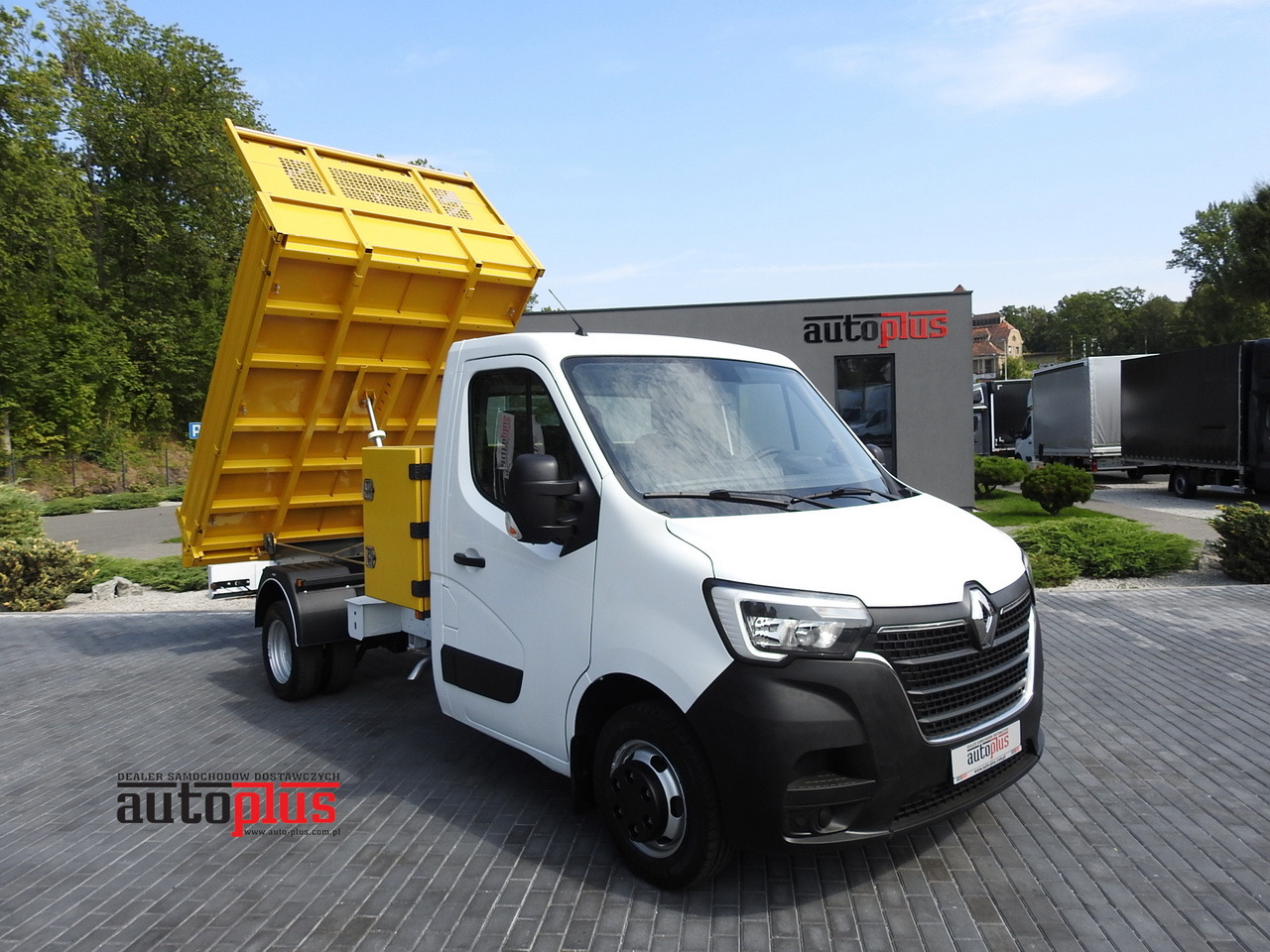 RENAULT MASTER TIPPER CRUISE CONTROL NAVIGATION AIR CONDITIONING LED LIGHTS TWIN WHEELS LOAD WEIGHT 145HP - Furgoneta basculante: foto 1 RENAULT MASTER TIPPER CRUISE CONTROL NAVIGATION AIR CONDITIONING LED LIGHTS TWIN WHEELS LOAD WEIGHT 145HP - Furgoneta basculante: foto 1