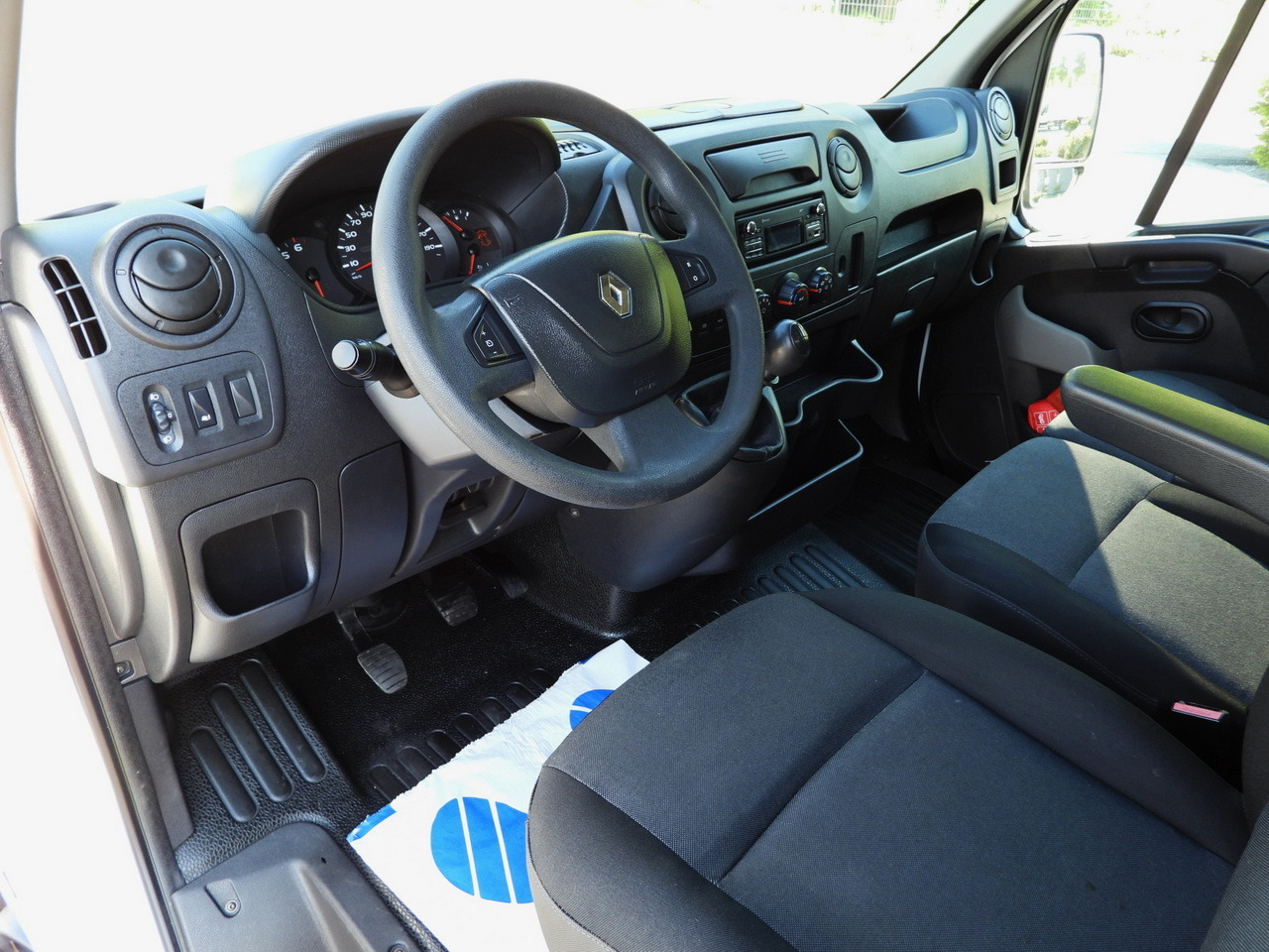 RENAULT MASTER TIPPER CRUISE CONTROL TWIN WHEELS AIR CONDITIONING 145HP - Furgoneta basculante: foto 2 RENAULT MASTER TIPPER CRUISE CONTROL TWIN WHEELS AIR CONDITIONING 145HP - Furgoneta basculante: foto 2