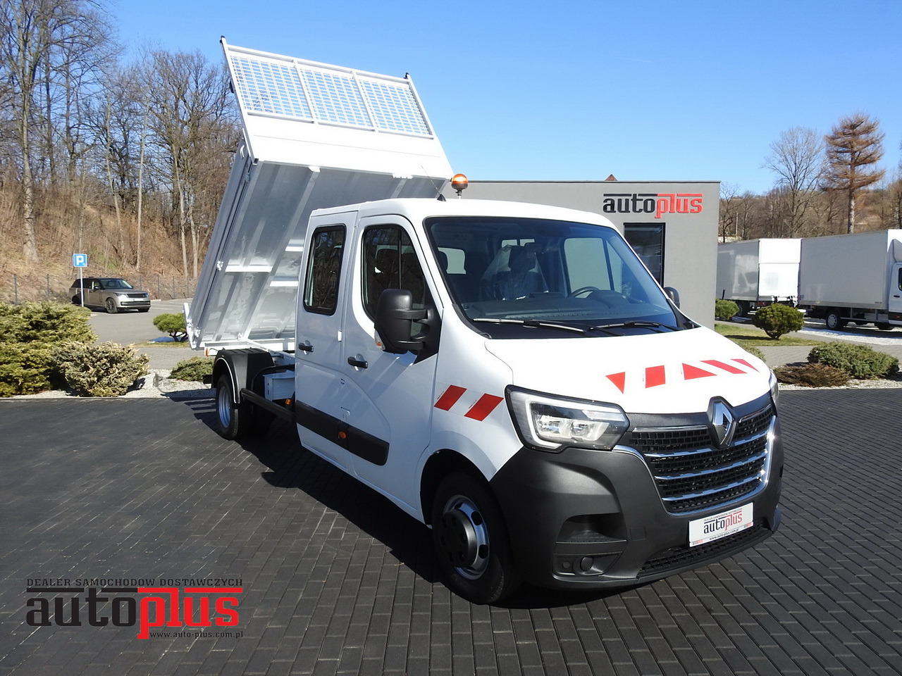 RENAULT MASTER TIPPER DOUBLE CABIN DOKA 6 SEATS CRUISE CONTROL AIR CONDITIONING LED LIGHTS TWIN WHEELS 130HP - Furgoneta basculante: foto 1 RENAULT MASTER TIPPER DOUBLE CABIN DOKA 6 SEATS CRUISE CONTROL AIR CONDITIONING LED LIGHTS TWIN WHEELS 130HP - Furgoneta basculante: foto 1
