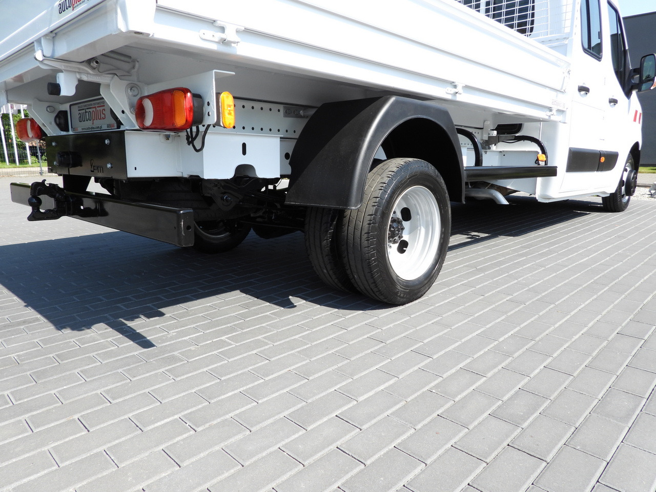 Leasing de RENAULT MASTER TIPPER DOUBLE CABIN DOKA 6 SEATS CRUISE CONTROL LED LIGHTS TWIN WHEELS AIR CONDITIONING  130HP RENAULT MASTER TIPPER DOUBLE CABIN DOKA 6 SEATS CRUISE CONTROL LED LIGHTS TWIN WHEELS AIR CONDITIONING  130HP: foto 16