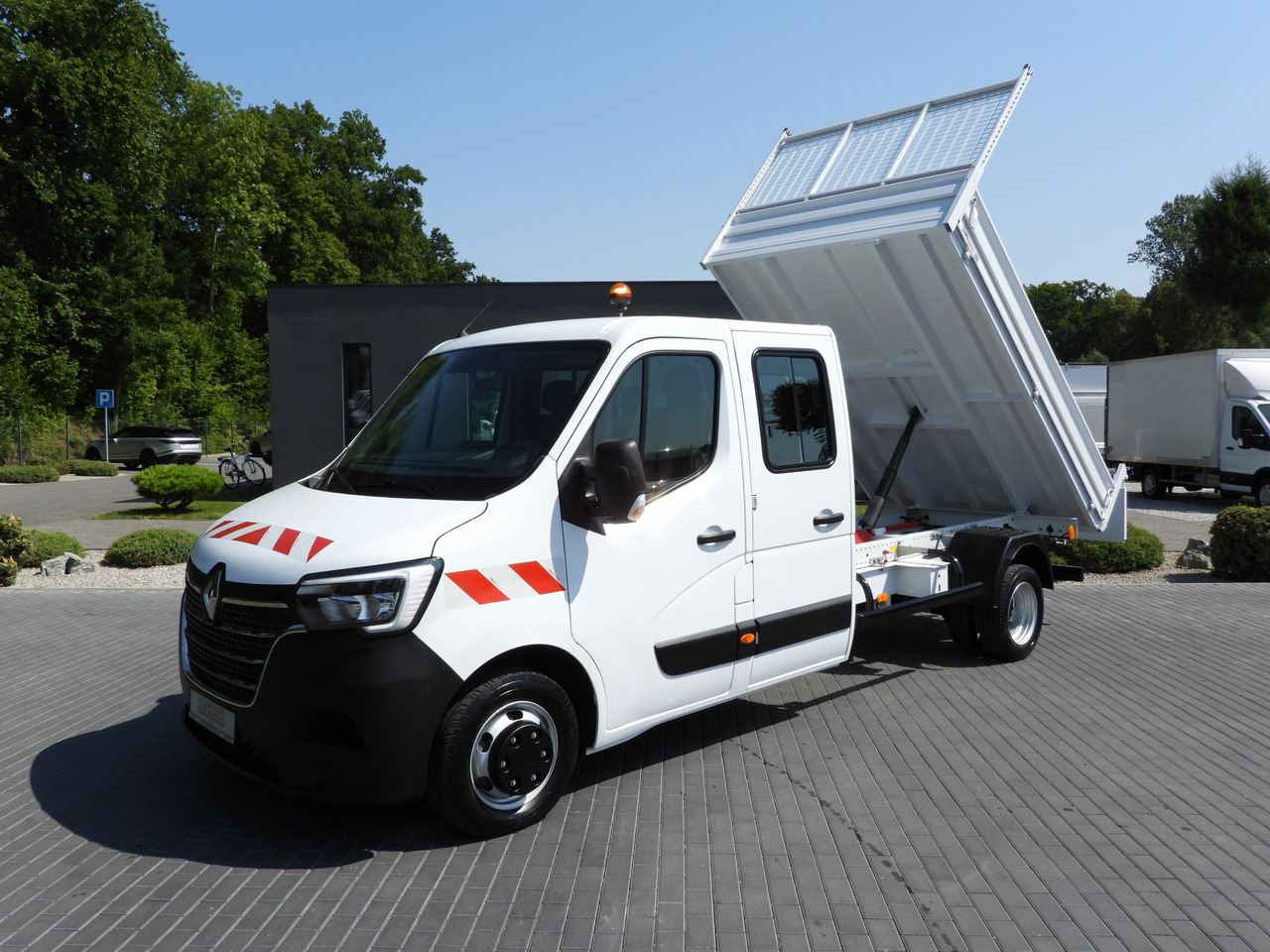 Leasing de RENAULT MASTER TIPPER DOUBLE CABIN DOKA 6 SEATS CRUISE CONTROL LED LIGHTS TWIN WHEELS AIR CONDITIONING  130HP RENAULT MASTER TIPPER DOUBLE CABIN DOKA 6 SEATS CRUISE CONTROL LED LIGHTS TWIN WHEELS AIR CONDITIONING  130HP: foto 6