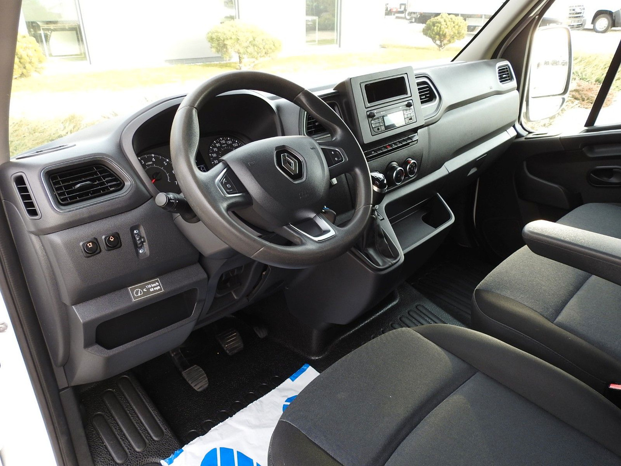 Renault MASTER KASTENWAGEN DOPPELKABINE 7 SITZE TEMPOMAT - Furgón, Furgoneta combi: foto 2 Renault MASTER KASTENWAGEN DOPPELKABINE 7 SITZE TEMPOMAT - Furgón, Furgoneta combi: foto 2