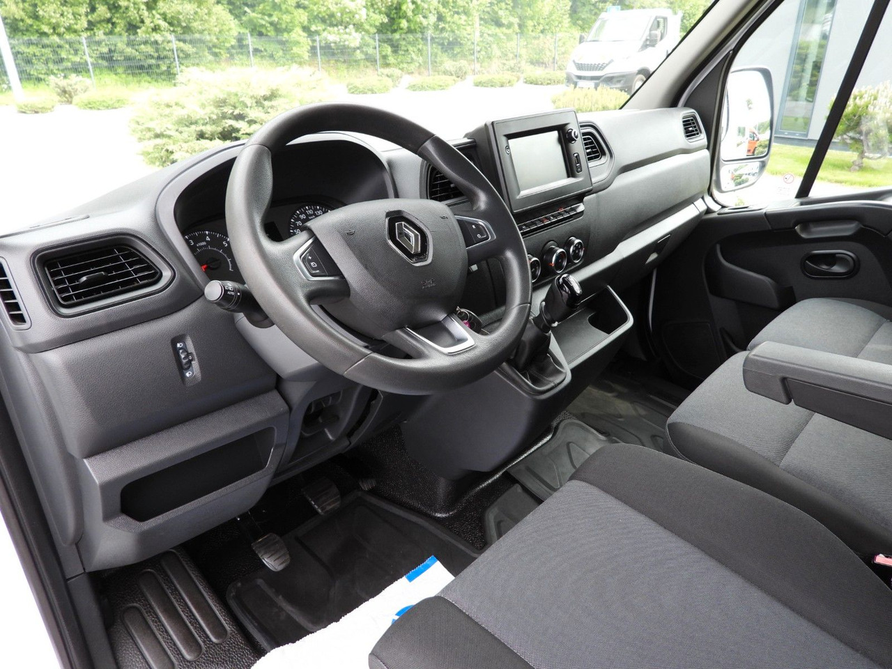Renault MASTER KASTENWAGEN DOPPELKABINE 7 SITZE TEMPOMAT - Furgón, Furgoneta combi: foto 2 Renault MASTER KASTENWAGEN DOPPELKABINE 7 SITZE TEMPOMAT - Furgón, Furgoneta combi: foto 2