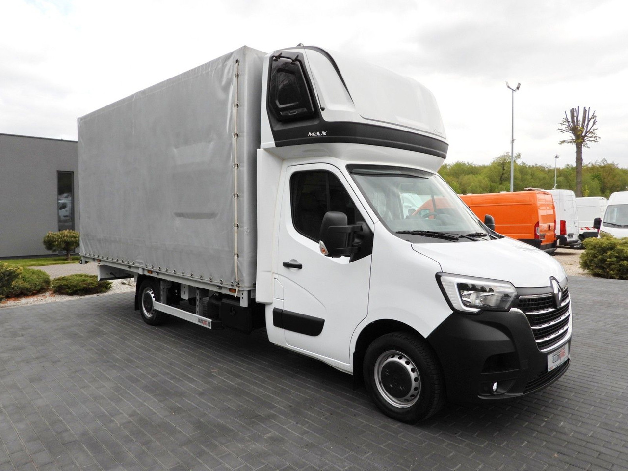 Renault MASTER PRITSCHE PLANE 10 PALETTEN WEBASTO A/C - Furgoneta con lona: foto 4 Renault MASTER PRITSCHE PLANE 10 PALETTEN WEBASTO A/C - Furgoneta con lona: foto 4