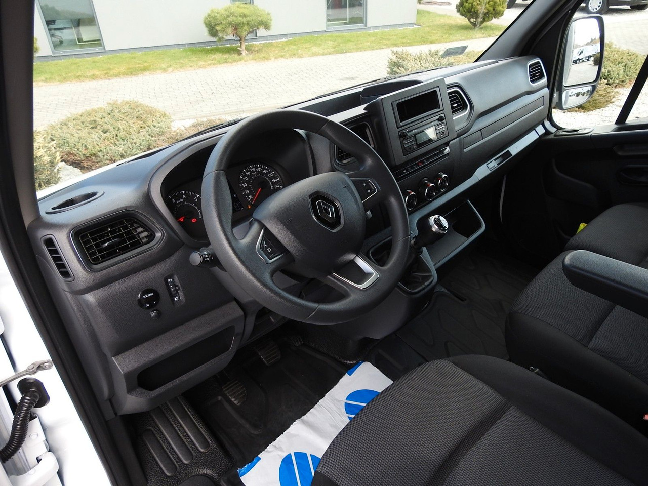 Renault MASTER PRITSCHE PLANE 10 PALETTEN WEBASTO - Furgoneta con lona: foto 2 Renault MASTER PRITSCHE PLANE 10 PALETTEN WEBASTO - Furgoneta con lona: foto 2