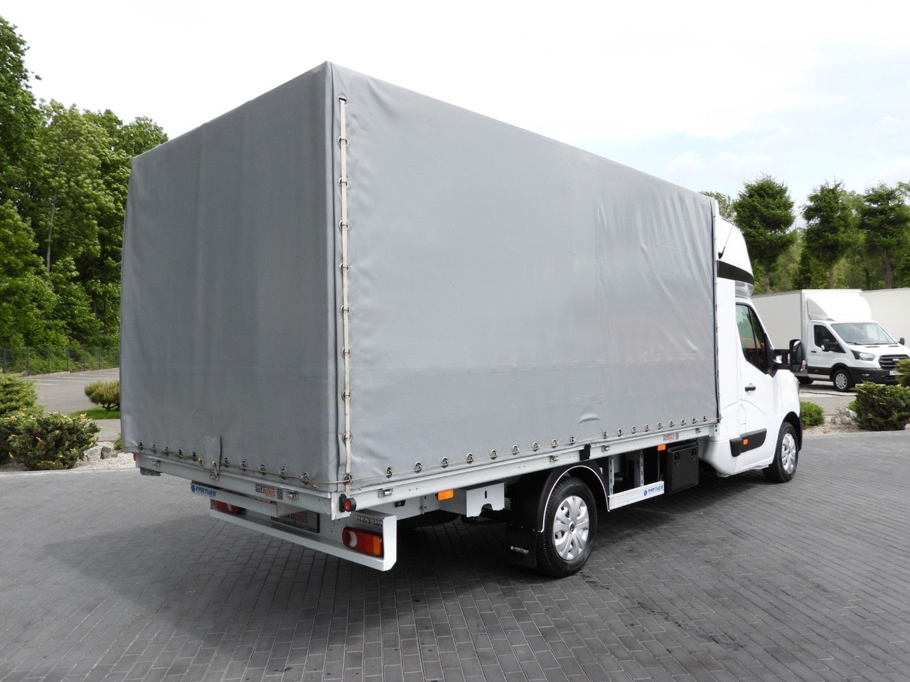 Renault MASTER PRITSCHE PLANE 8 PALETTEN WEBASTO A/C - Furgoneta con lona, Furgoneta combi: foto 3 Renault MASTER PRITSCHE PLANE 8 PALETTEN WEBASTO A/C - Furgoneta con lona, Furgoneta combi: foto 3