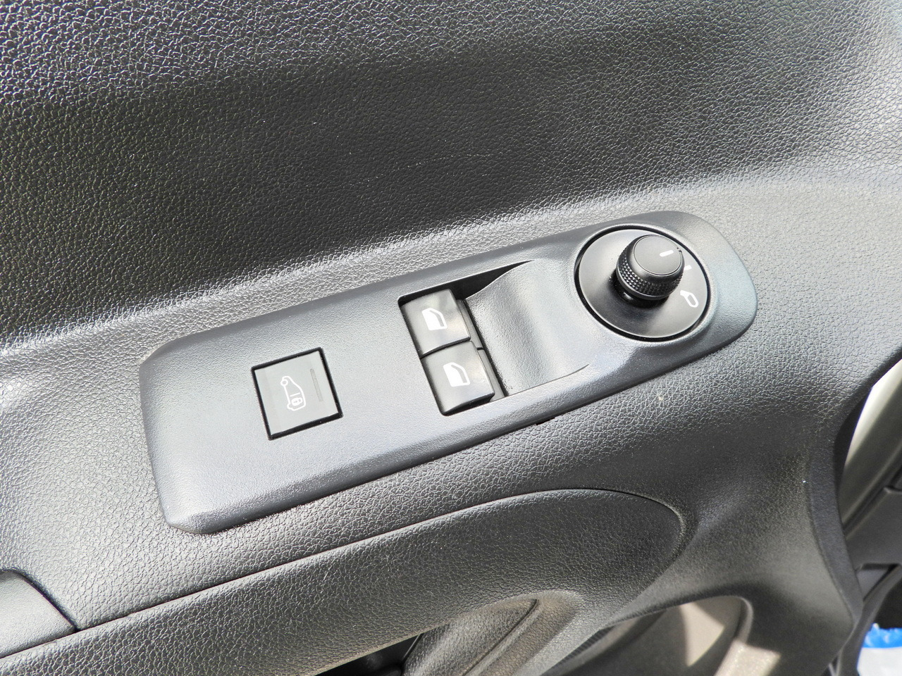 Leasing de TOYOTA PROACE CITY  REFRIGERATOR VAN -15*C POWER SUPPLY 230V CRUISE CONTROL AIR CONDITIONING  100HP TOYOTA PROACE CITY  REFRIGERATOR VAN -15*C POWER SUPPLY 230V CRUISE CONTROL AIR CONDITIONING  100HP: foto 27