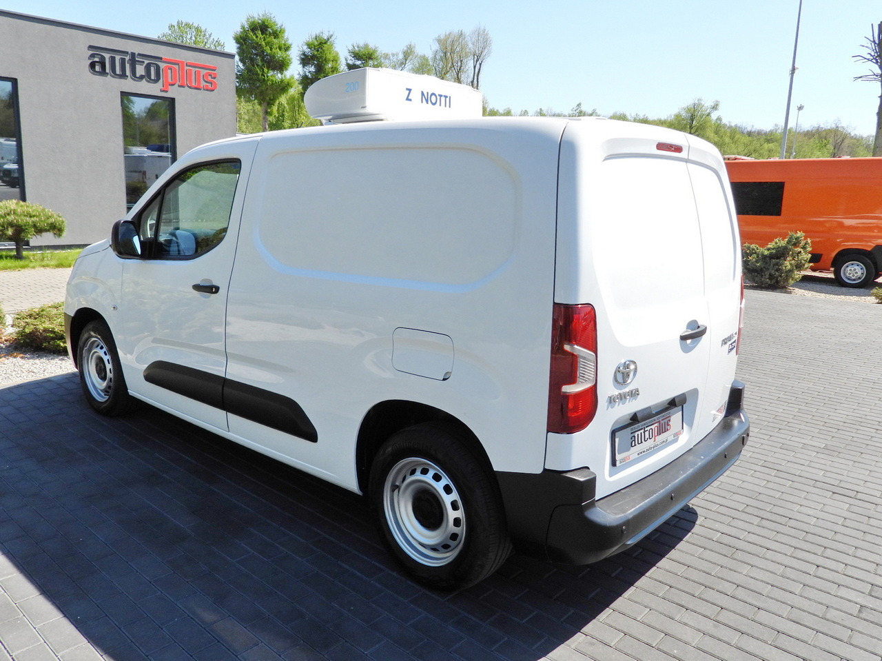 Leasing de TOYOTA PROACE CITY  REFRIGERATOR VAN -15*C POWER SUPPLY 230V CRUISE CONTROL AIR CONDITIONING  100HP TOYOTA PROACE CITY  REFRIGERATOR VAN -15*C POWER SUPPLY 230V CRUISE CONTROL AIR CONDITIONING  100HP: foto 10