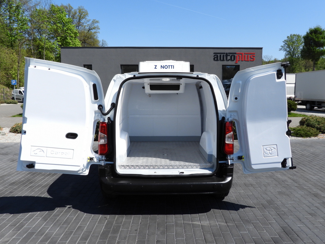 Leasing de TOYOTA PROACE CITY  REFRIGERATOR VAN -15*C POWER SUPPLY 230V CRUISE CONTROL AIR CONDITIONING  100HP TOYOTA PROACE CITY  REFRIGERATOR VAN -15*C POWER SUPPLY 230V CRUISE CONTROL AIR CONDITIONING  100HP: foto 13