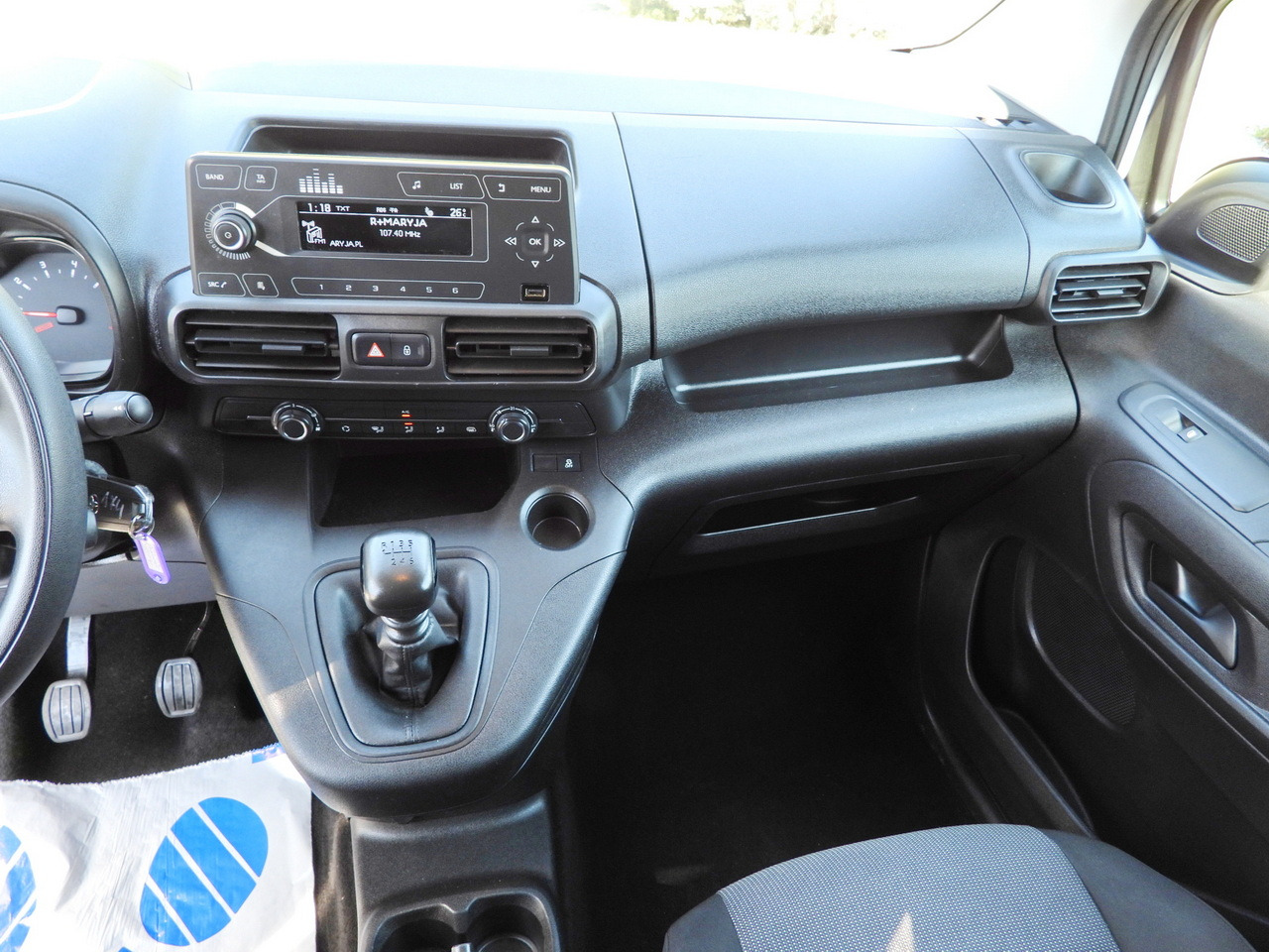 Leasing de TOYOTA PROACE CITY  REFRIGERATOR VAN -15*C POWER SUPPLY 230V CRUISE CONTROL AIR CONDITIONING  100HP TOYOTA PROACE CITY  REFRIGERATOR VAN -15*C POWER SUPPLY 230V CRUISE CONTROL AIR CONDITIONING  100HP: foto 33