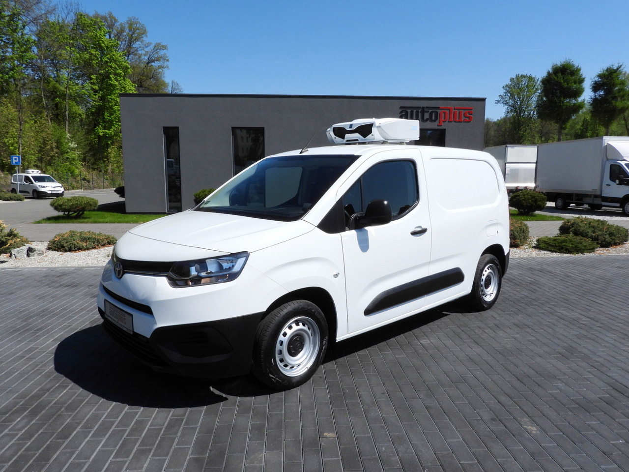 Leasing de TOYOTA PROACE CITY  REFRIGERATOR VAN -15*C POWER SUPPLY 230V CRUISE CONTROL AIR CONDITIONING  100HP TOYOTA PROACE CITY  REFRIGERATOR VAN -15*C POWER SUPPLY 230V CRUISE CONTROL AIR CONDITIONING  100HP: foto 6