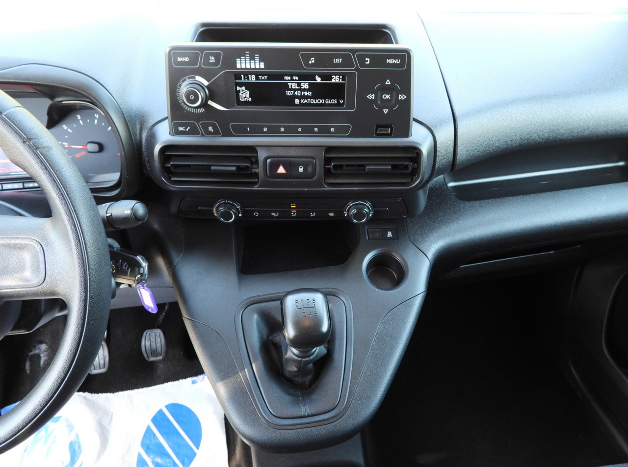 Leasing de TOYOTA PROACE CITY  REFRIGERATOR VAN -15*C POWER SUPPLY 230V CRUISE CONTROL AIR CONDITIONING  100HP TOYOTA PROACE CITY  REFRIGERATOR VAN -15*C POWER SUPPLY 230V CRUISE CONTROL AIR CONDITIONING  100HP: foto 34