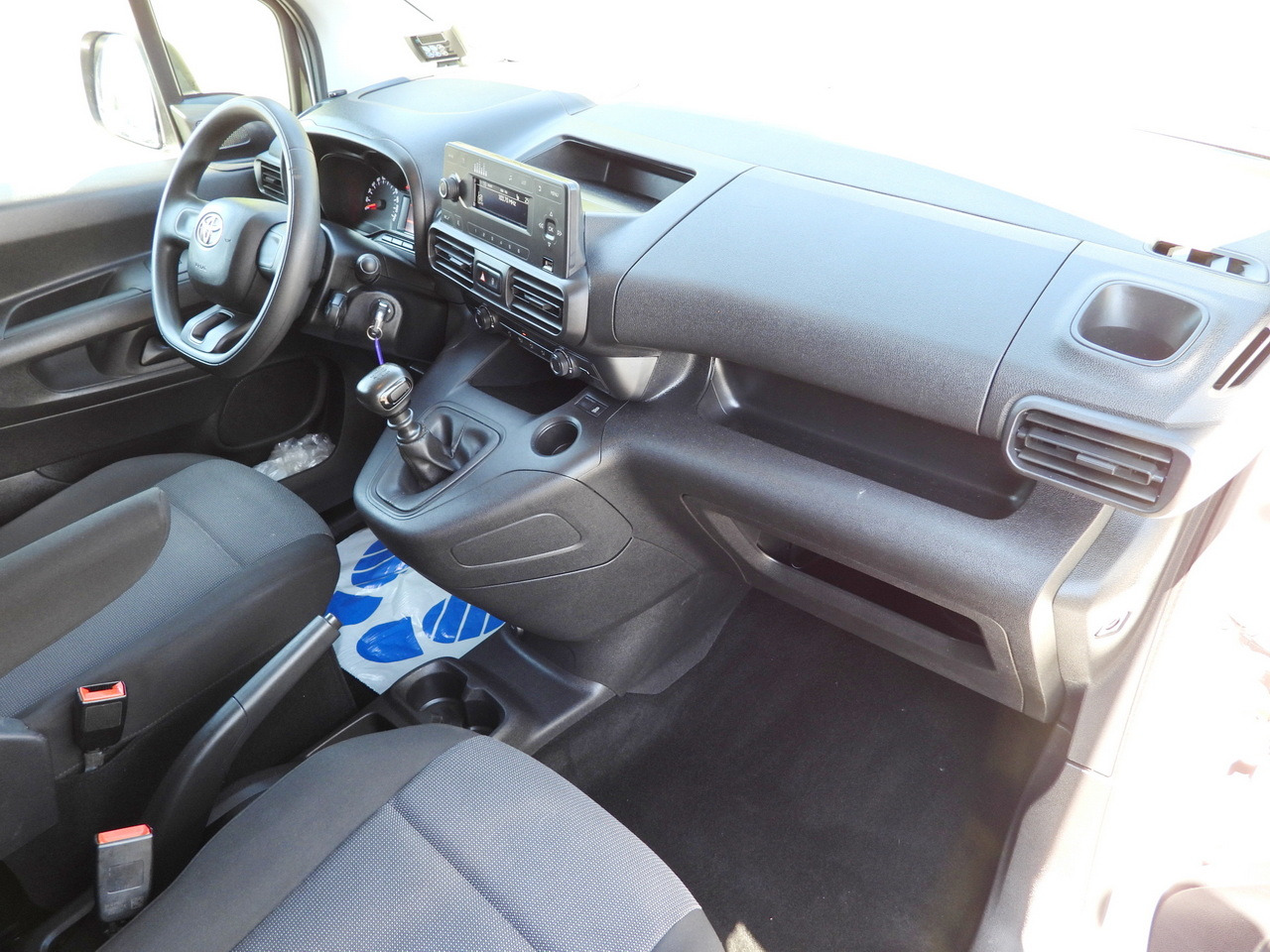 Furgoneta frigorifica TOYOTA PROACE CITY REFRIGERATOR VAN -15*C POWER SUPPLY 230V CRUISE CONTROL AIR CONDITIONING 100HP: foto 45 Furgoneta frigorifica TOYOTA PROACE CITY REFRIGERATOR VAN -15*C POWER SUPPLY 230V CRUISE CONTROL AIR CONDITIONING 100HP: foto 45