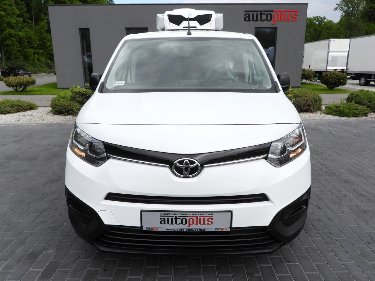 TOYOTA PROACE CITY  REFRIGERATOR VAN -15*C POWER SUPPLY 230V CRUISE CONTROL AIR CONDITIONING  100HP - Furgoneta frigorifica: foto 5 TOYOTA PROACE CITY  REFRIGERATOR VAN -15*C POWER SUPPLY 230V CRUISE CONTROL AIR CONDITIONING  100HP - Furgoneta frigorifica: foto 5