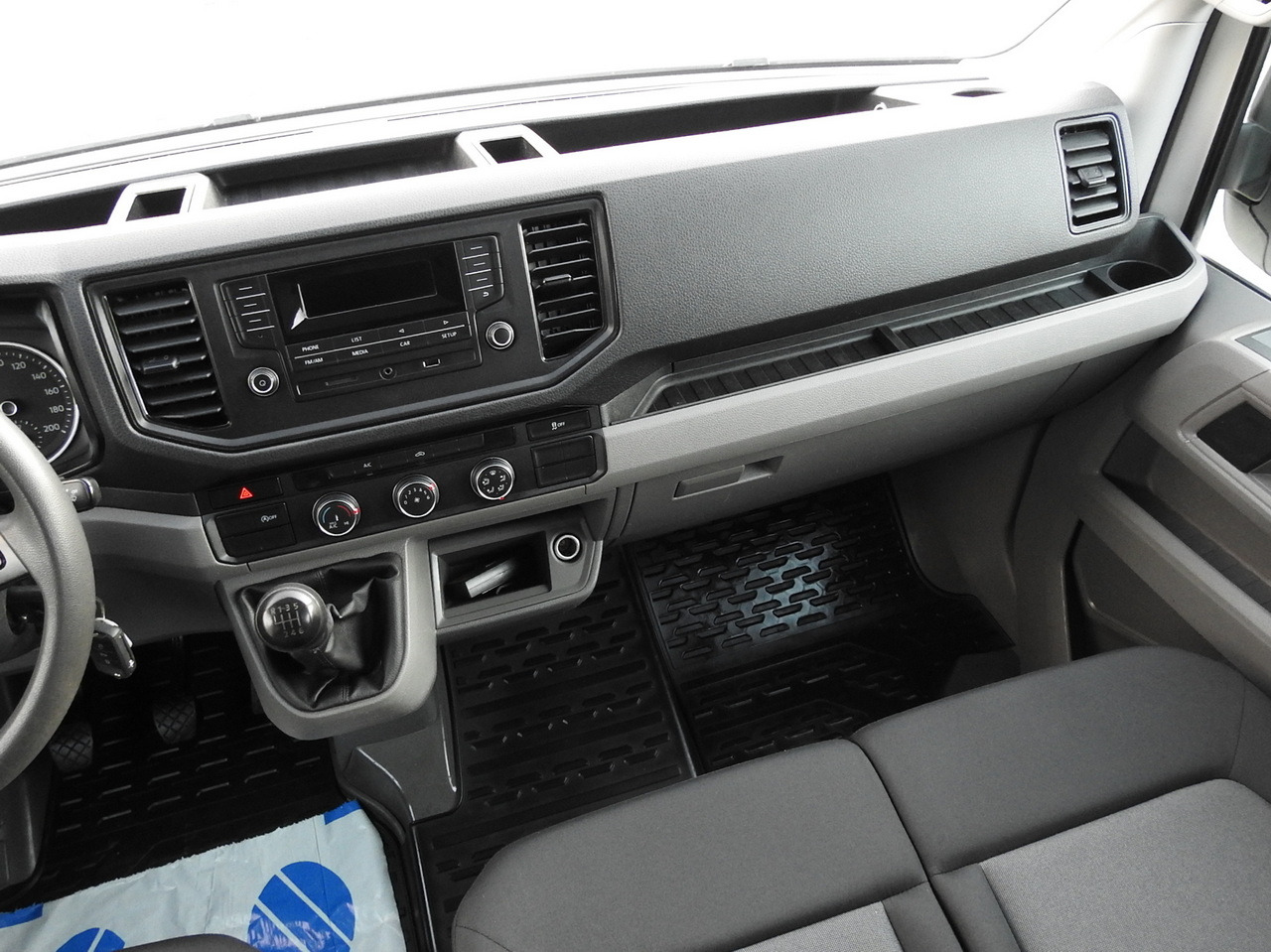 Furgón VOLKSWAGEN CRAFTER 4X4 4MOTION BOX DELIVERY VAN 7 SEATS AIR CONDITIONING 140HP: foto 32 Furgón VOLKSWAGEN CRAFTER 4X4 4MOTION BOX DELIVERY VAN 7 SEATS AIR CONDITIONING 140HP: foto 32