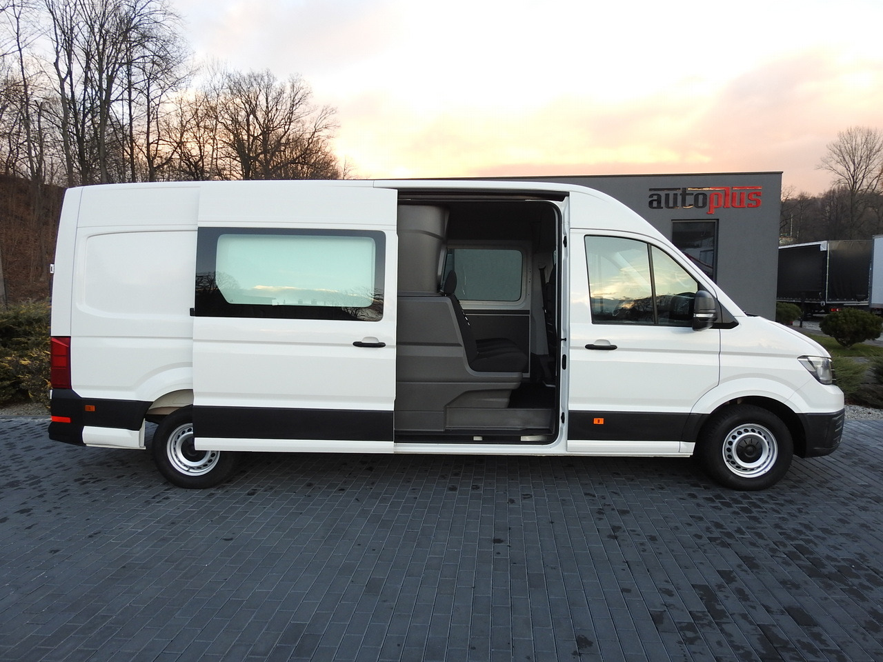 Furgón VOLKSWAGEN CRAFTER 4X4 4MOTION BOX DELIVERY VAN 7 SEATS AIR CONDITIONING 140HP: foto 8 Furgón VOLKSWAGEN CRAFTER 4X4 4MOTION BOX DELIVERY VAN 7 SEATS AIR CONDITIONING 140HP: foto 8