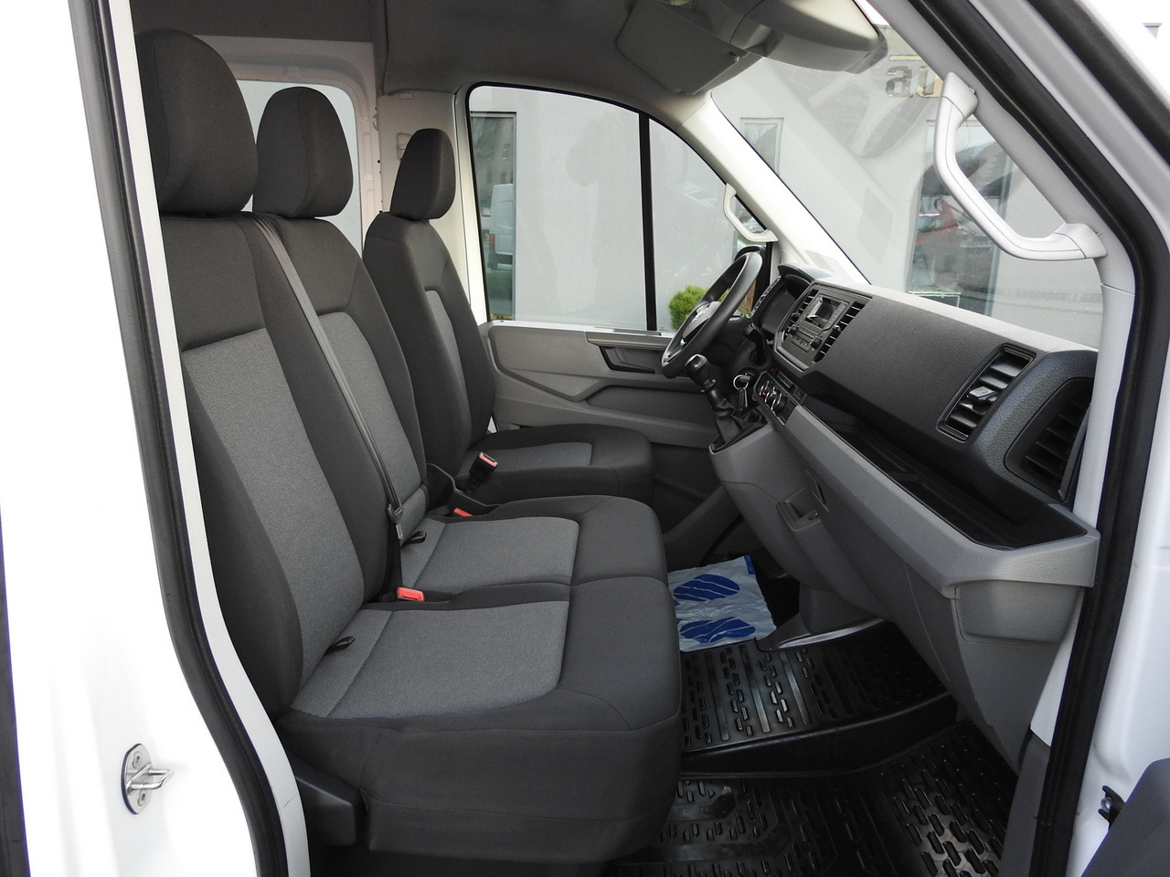 Furgón VOLKSWAGEN CRAFTER 4X4 4MOTION BOX DELIVERY VAN 7 SEATS AIR CONDITIONING 140HP: foto 36 Furgón VOLKSWAGEN CRAFTER 4X4 4MOTION BOX DELIVERY VAN 7 SEATS AIR CONDITIONING 140HP: foto 36