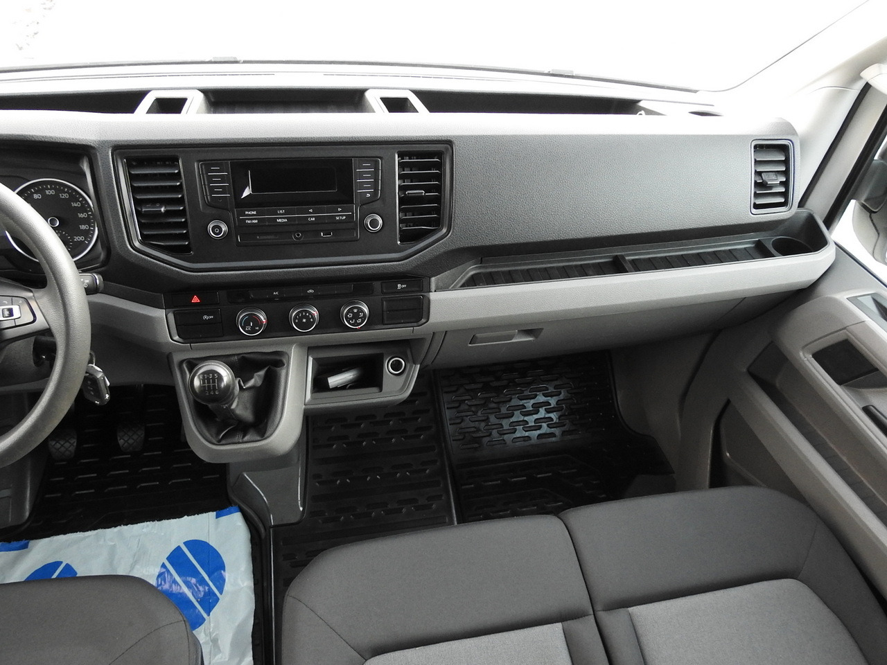 Furgón VOLKSWAGEN CRAFTER 4X4 4MOTION BOX DELIVERY VAN 7 SEATS AIR CONDITIONING 140HP: foto 33 Furgón VOLKSWAGEN CRAFTER 4X4 4MOTION BOX DELIVERY VAN 7 SEATS AIR CONDITIONING 140HP: foto 33