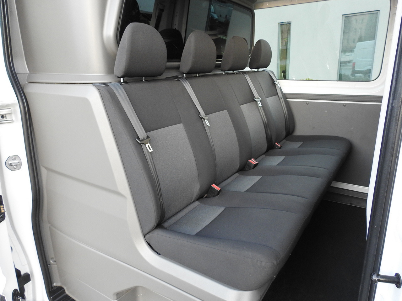 Furgón VOLKSWAGEN CRAFTER 4X4 4MOTION BOX DELIVERY VAN 7 SEATS AIR CONDITIONING 140HP: foto 40 Furgón VOLKSWAGEN CRAFTER 4X4 4MOTION BOX DELIVERY VAN 7 SEATS AIR CONDITIONING 140HP: foto 40