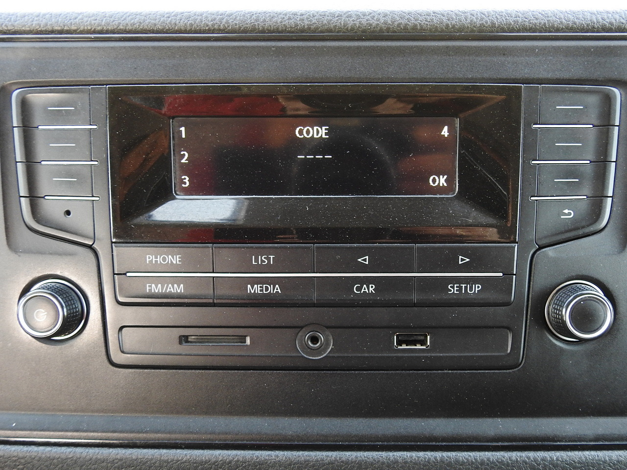 Furgoneta combi VOLKSWAGEN CRAFTER STAKE BODY DOUBLE CABIN DOKA 7 SEATS AIR CONDITIONING 140HP: foto 40 Furgoneta combi VOLKSWAGEN CRAFTER STAKE BODY DOUBLE CABIN DOKA 7 SEATS AIR CONDITIONING 140HP: foto 40