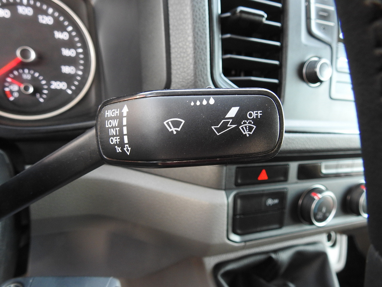 Furgoneta combi VOLKSWAGEN CRAFTER STAKE BODY DOUBLE CABIN DOKA 7 SEATS AIR CONDITIONING 140HP: foto 36 Furgoneta combi VOLKSWAGEN CRAFTER STAKE BODY DOUBLE CABIN DOKA 7 SEATS AIR CONDITIONING 140HP: foto 36