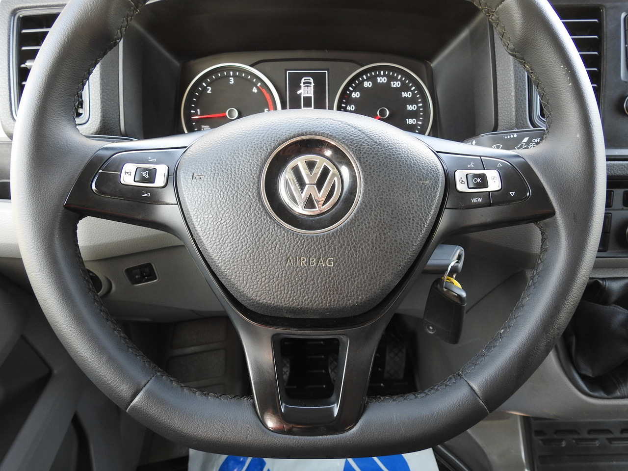 Furgoneta combi VOLKSWAGEN CRAFTER STAKE BODY DOUBLE CABIN DOKA 7 SEATS AIR CONDITIONING 140HP: foto 33 Furgoneta combi VOLKSWAGEN CRAFTER STAKE BODY DOUBLE CABIN DOKA 7 SEATS AIR CONDITIONING 140HP: foto 33