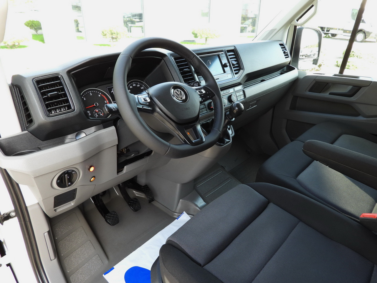 VOLKSWAGEN CRAFTER TARPAULIN LIFT 8 PALLETS CRUISE CONTROL LED LIGHTS TWIN WHEELS AIR CONDITIONING 180HP - Furgoneta con lona: foto 2 VOLKSWAGEN CRAFTER TARPAULIN LIFT 8 PALLETS CRUISE CONTROL LED LIGHTS TWIN WHEELS AIR CONDITIONING 180HP - Furgoneta con lona: foto 2