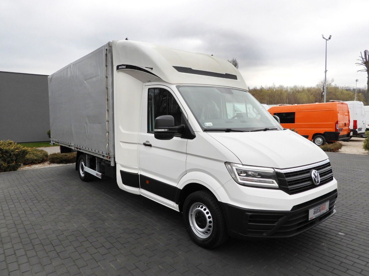 Volkswagen CRAFTER PRITSCHE PLANE 10 PALETTEN WEBASTO - Furgoneta con lona: foto 4 Volkswagen CRAFTER PRITSCHE PLANE 10 PALETTEN WEBASTO - Furgoneta con lona: foto 4