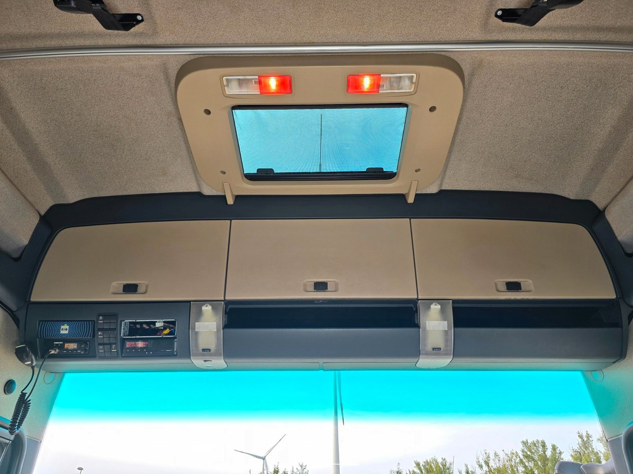 Cabeza tractora MAN TGX 18.460 4X2 LLS-U / Retarder: foto 35 Cabeza tractora MAN TGX 18.460 4X2 LLS-U / Retarder: foto 35