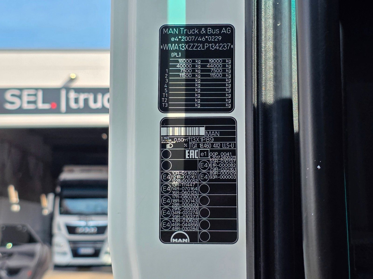 Cabeza tractora MAN TGX 18.460 4X2 LLS-U / Retarder: foto 27 Cabeza tractora MAN TGX 18.460 4X2 LLS-U / Retarder: foto 27