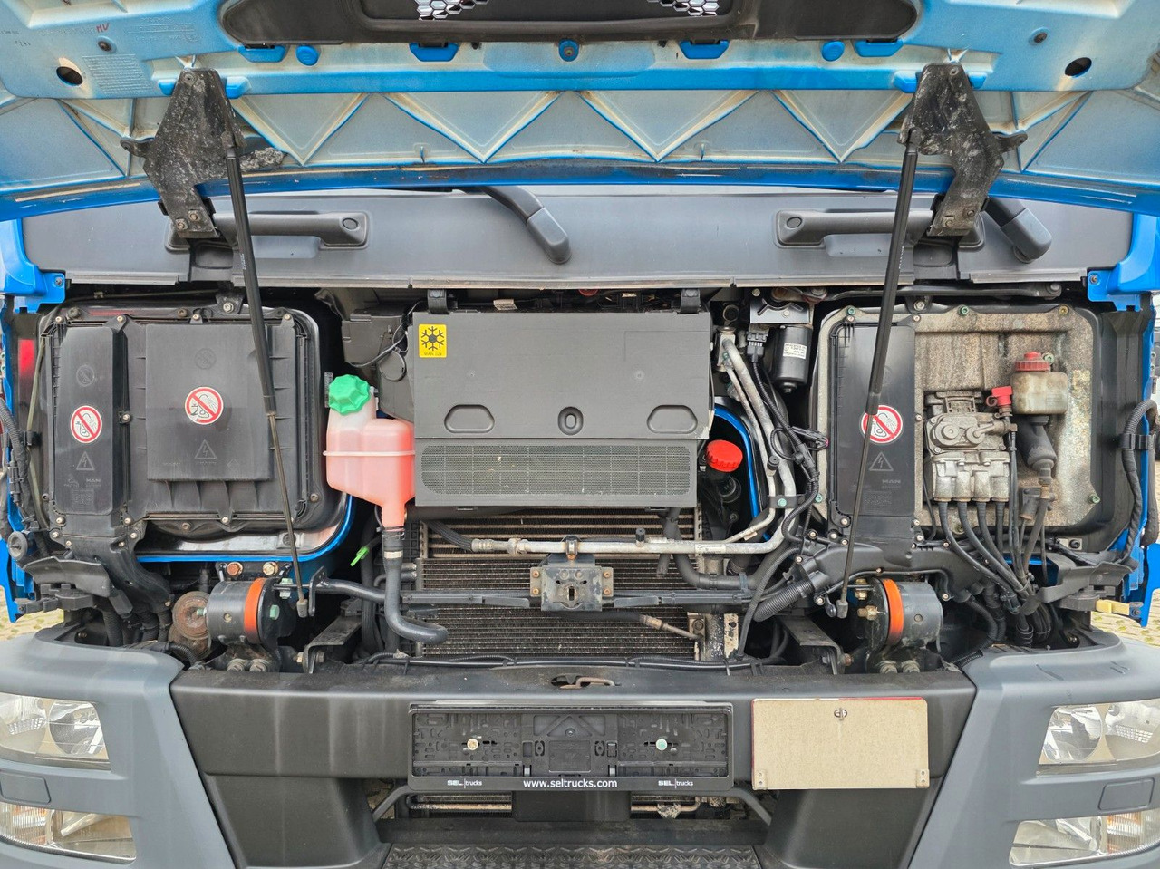 Camión caja cerrada MAN TGL 12.220 4x2 BL / Ladebordwand: foto 27