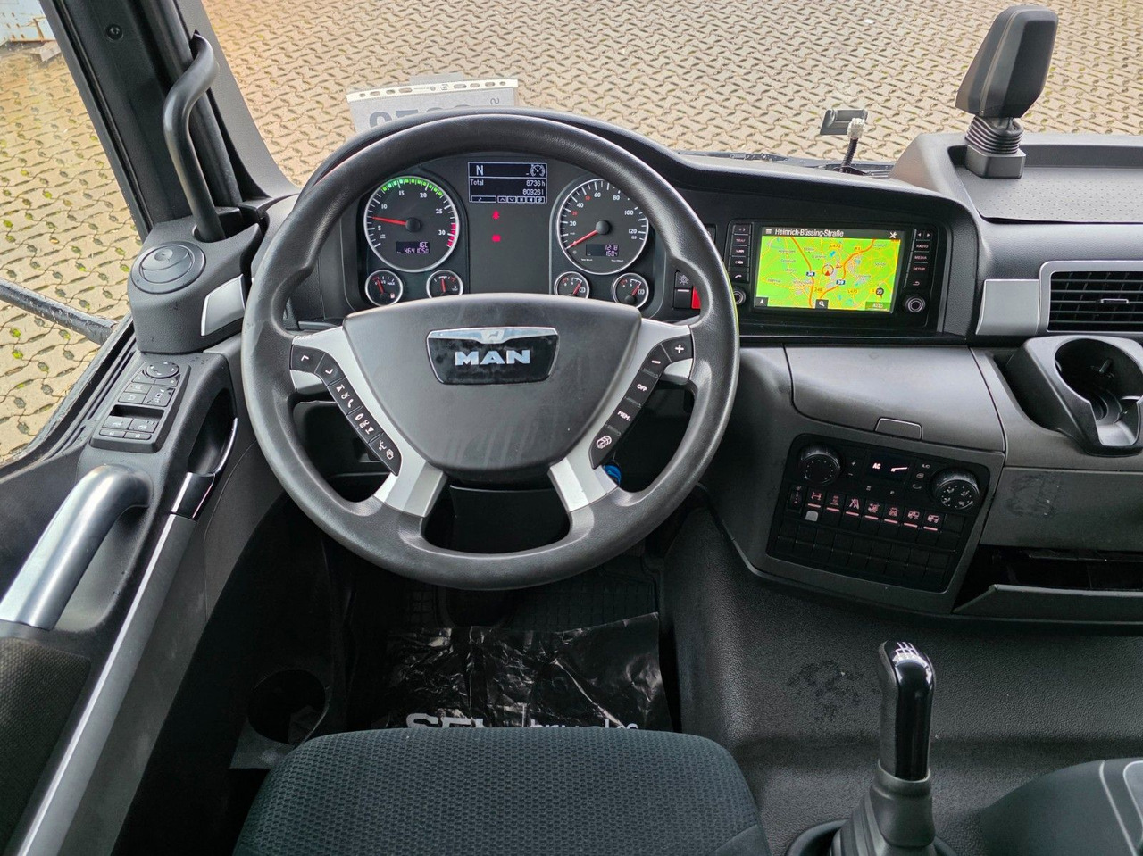 Camión caja cerrada MAN TGL 12.220 4x2 BL / Ladebordwand: foto 34