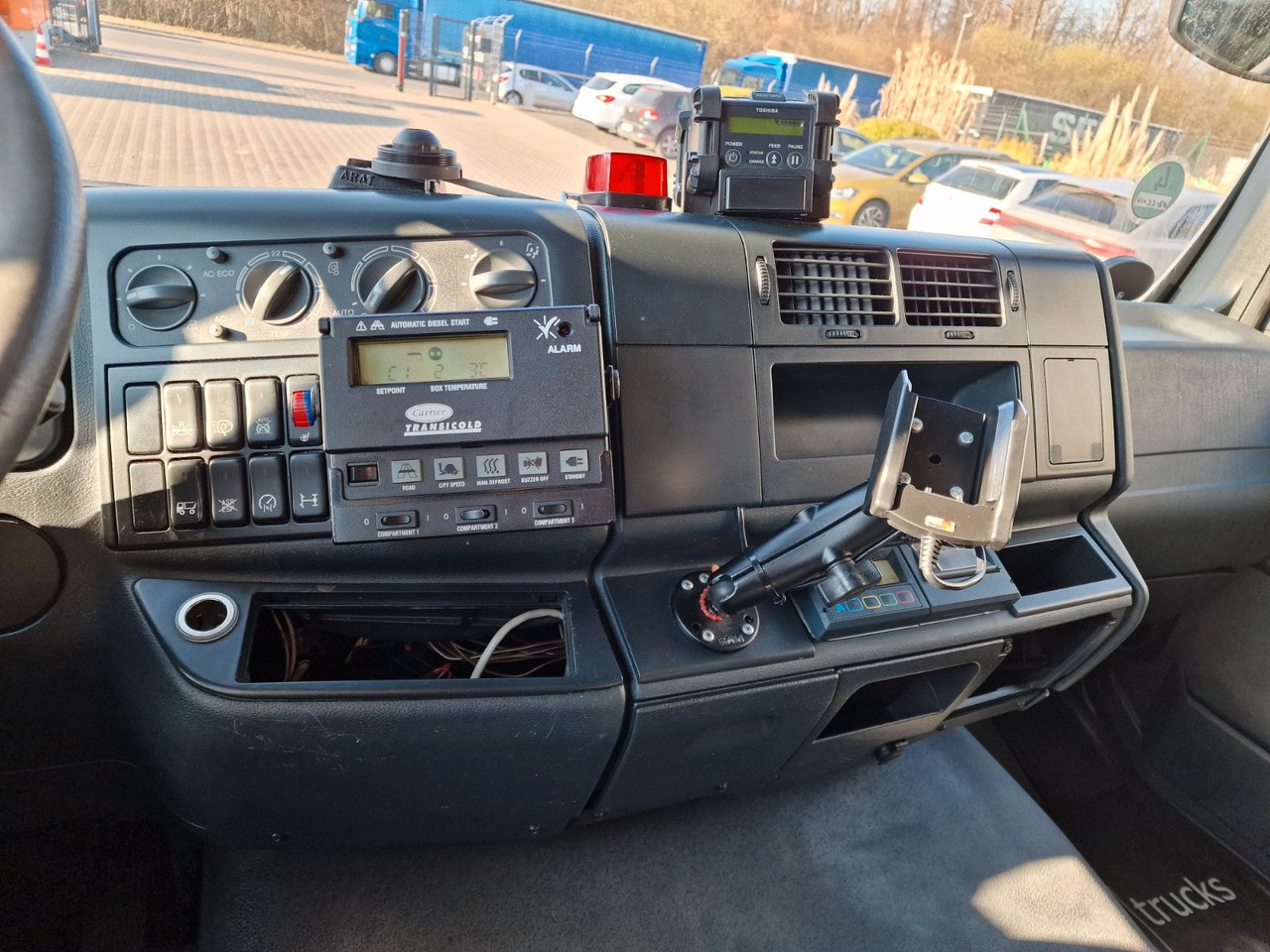 Camión frigorífico MAN TGM 18.290 4X2 LL / Ladebordwand / 2 Tanks: foto 36 Camión frigorífico MAN TGM 18.290 4X2 LL / Ladebordwand / 2 Tanks: foto 36