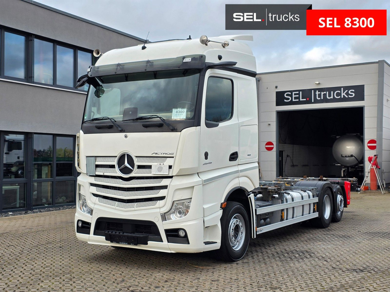 Mercedes-Benz Actros 2545 /Retarder/2 Tanks/Xenon/Liftachse/6D - Camión portacontenedore/ Intercambiable: foto 1 Mercedes-Benz Actros 2545 /Retarder/2 Tanks/Xenon/Liftachse/6D - Camión portacontenedore/ Intercambiable: foto 1