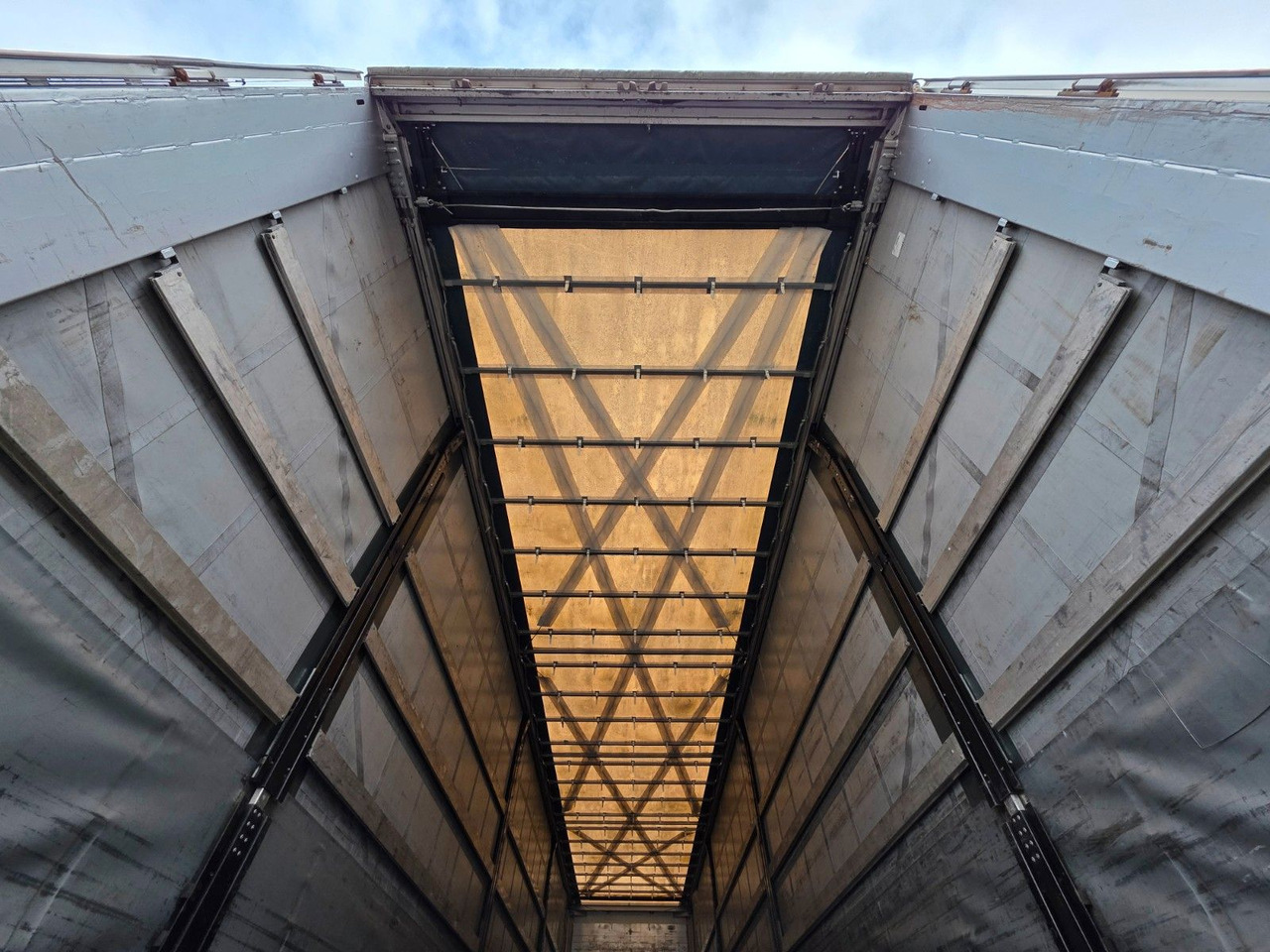 Semirremolque lona Meusburger MPS-3 / Radmulde / Lenk-Liftachse /Verbreiterbar: foto 11