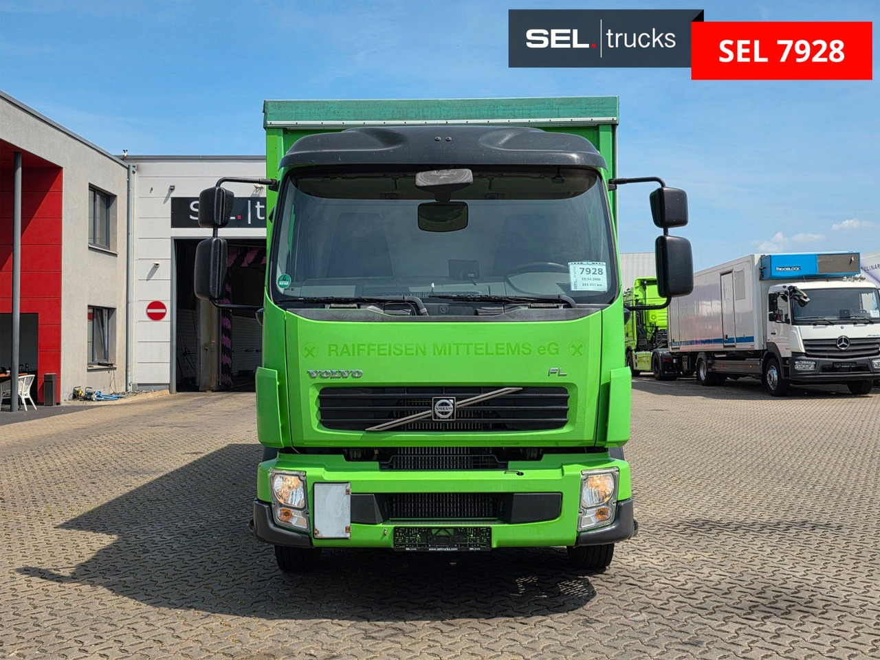 Volvo FL 240 - Camión lona: foto 2 Volvo FL 240 - Camión lona: foto 2