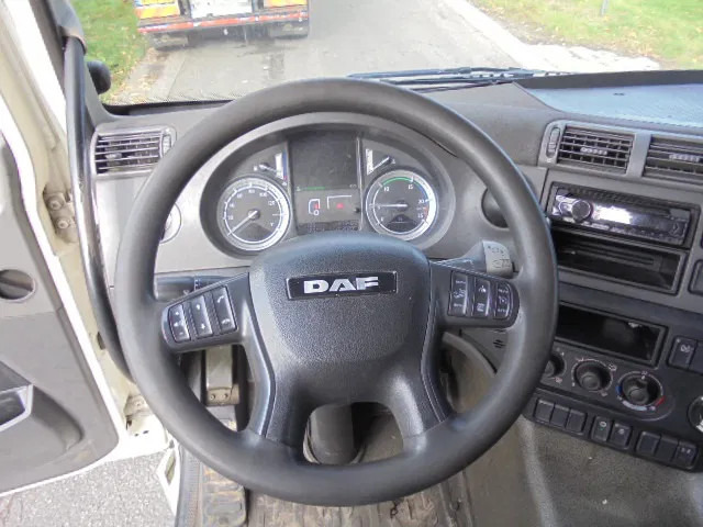 Cabeza tractora DAF CF 400: foto 12